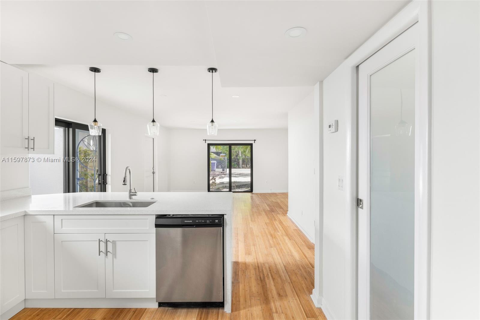 2820 W Trade Ave # 2820