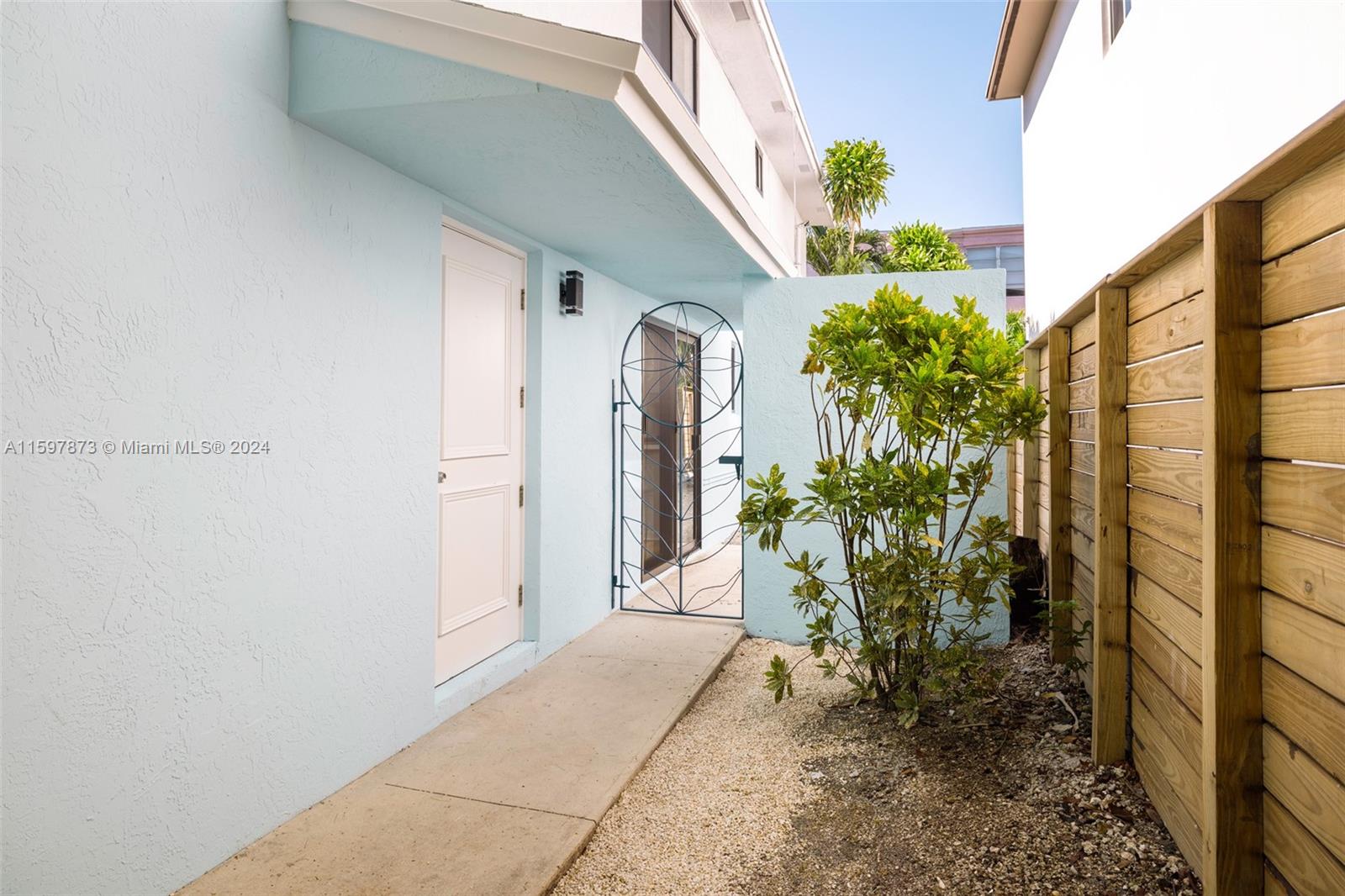 2820 W Trade Ave # 2820