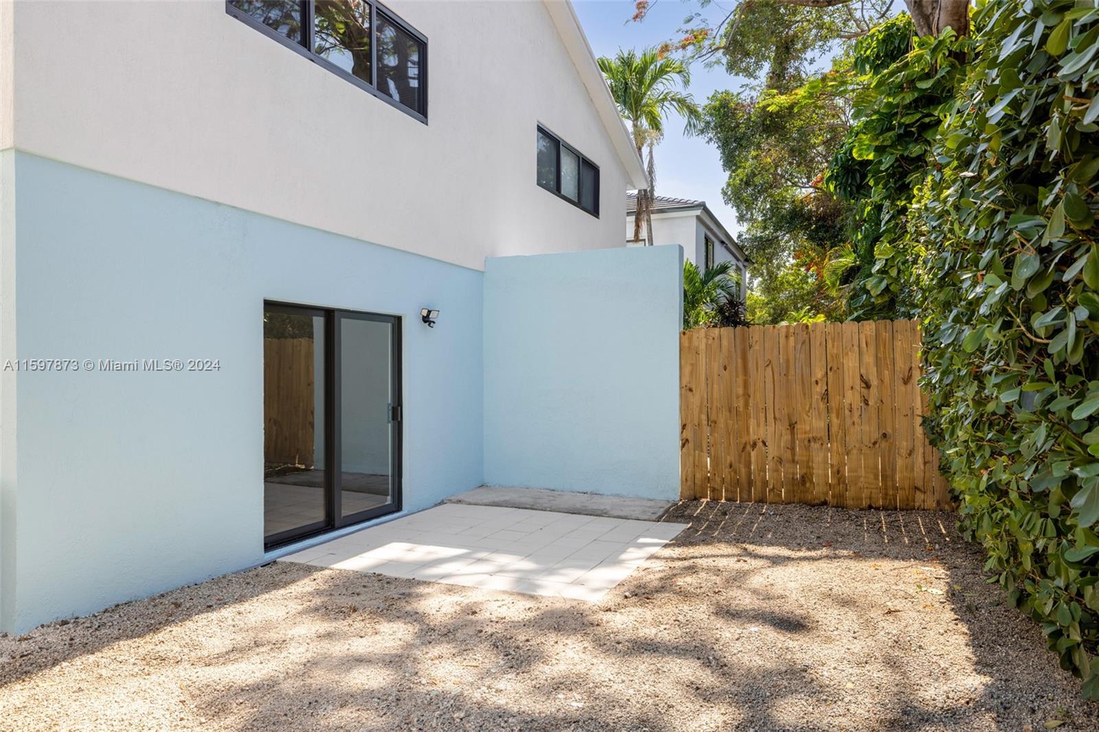 2820 W Trade Ave # 2820