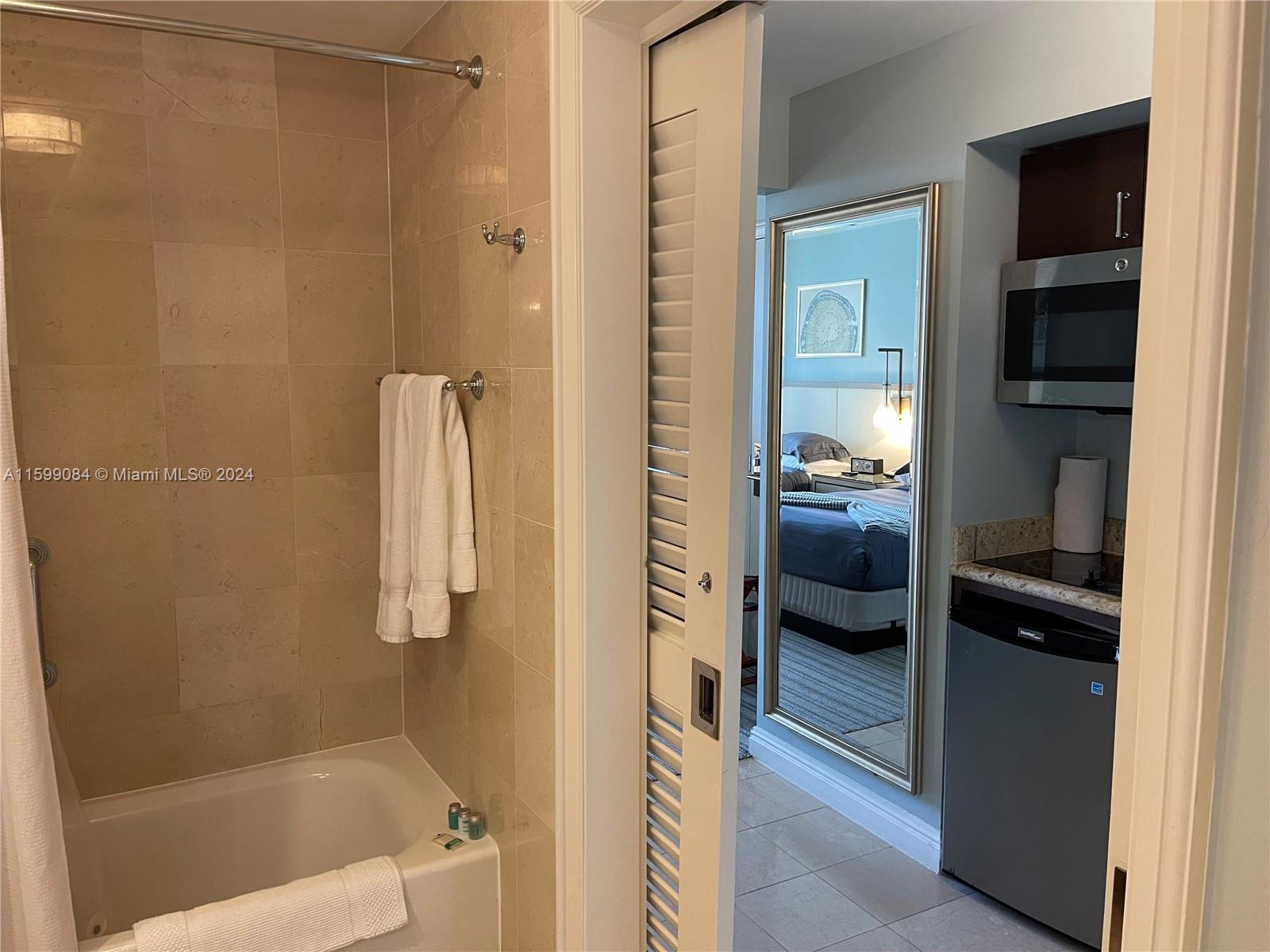 455 Grand Bay Dr # 414