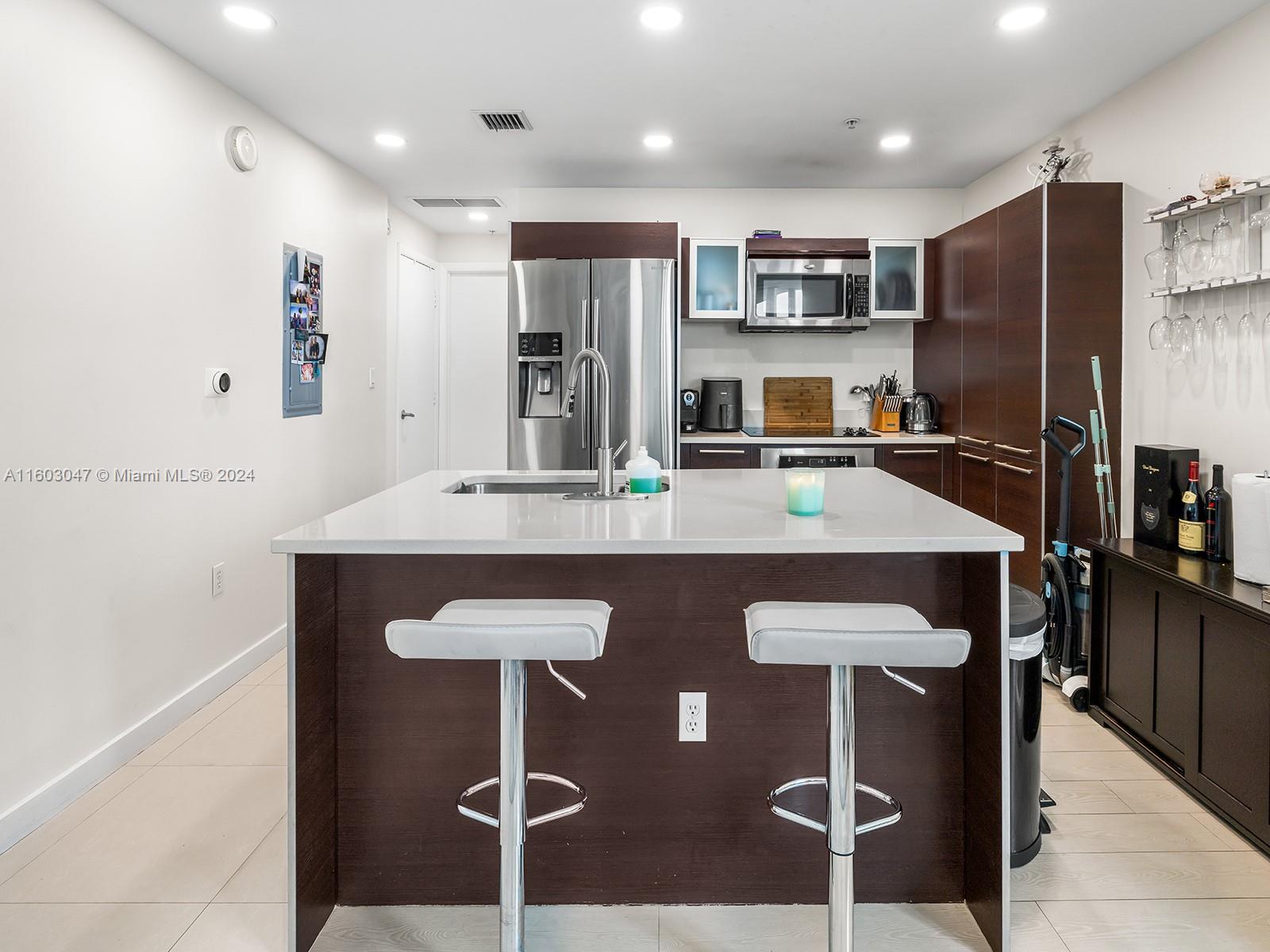1900 N Bayshore Dr # 3310
