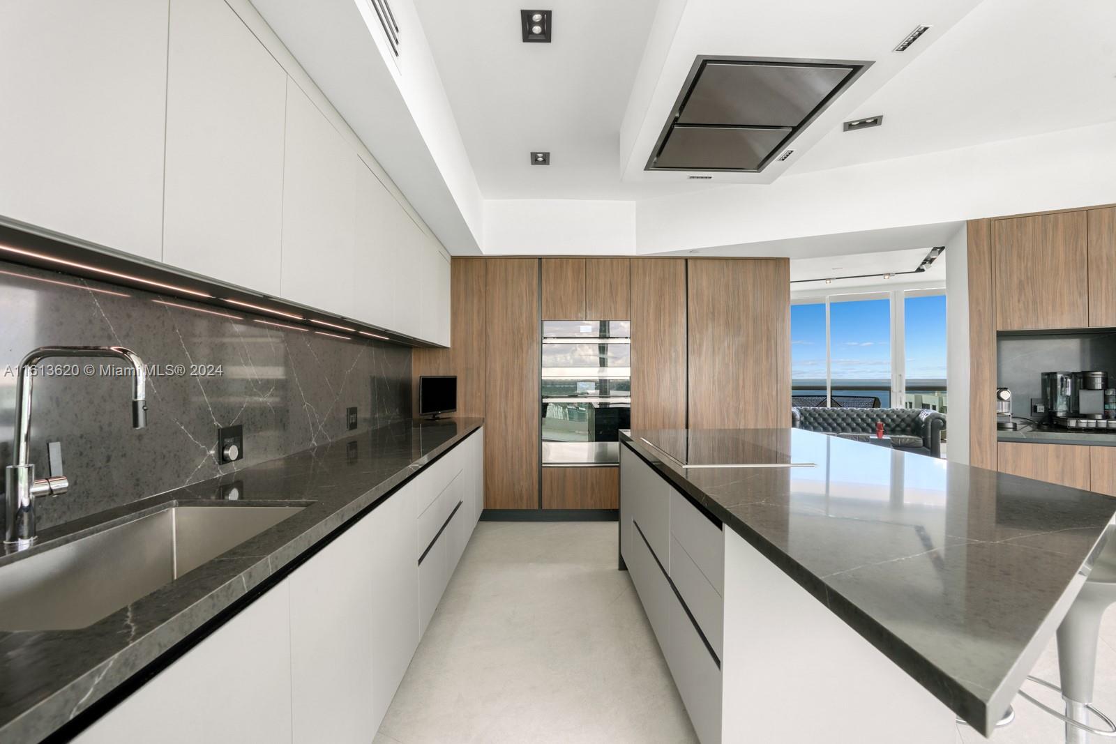 2127 Brickell Ave # 3405