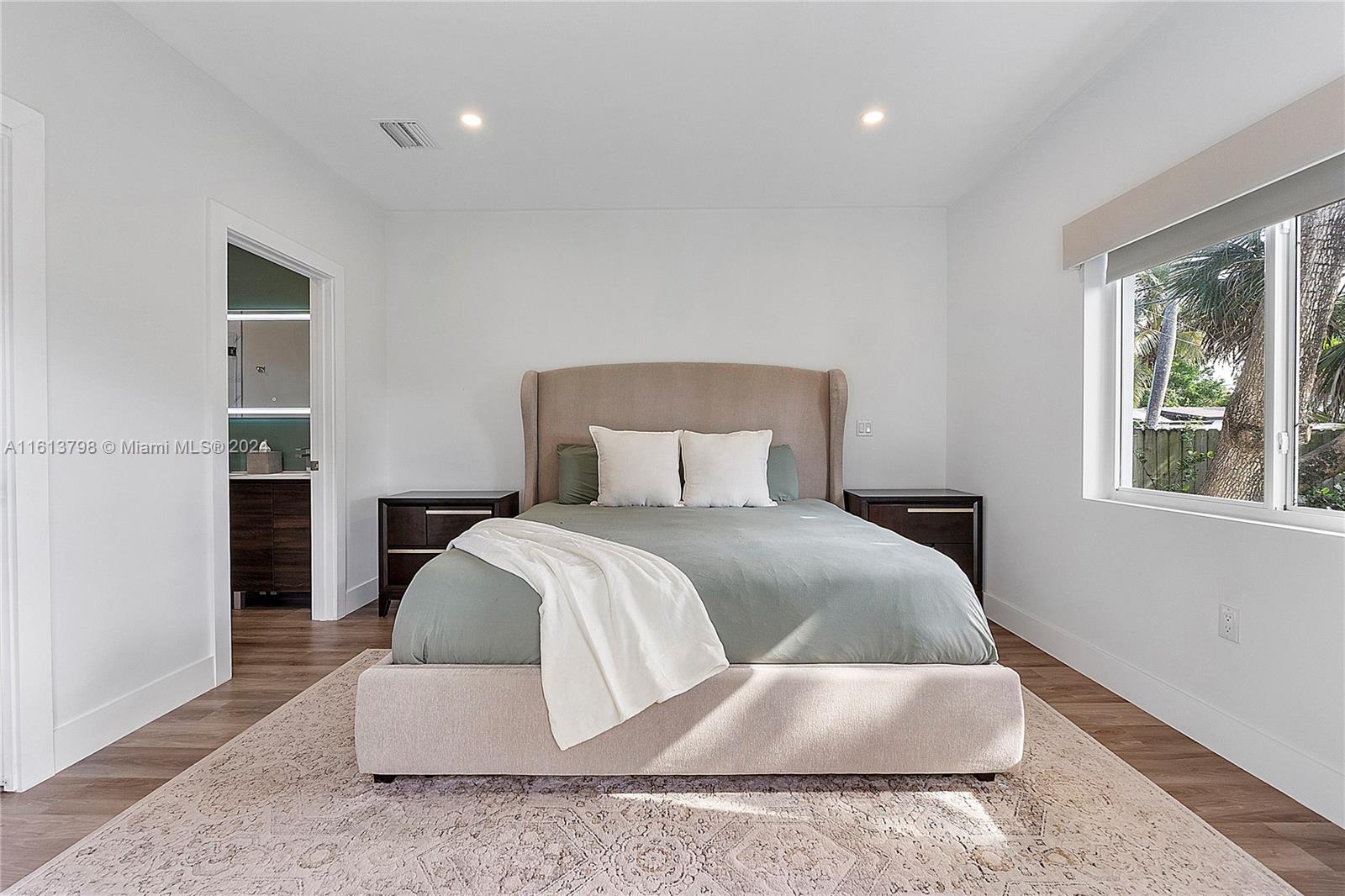 1111 NW 2nd Ave