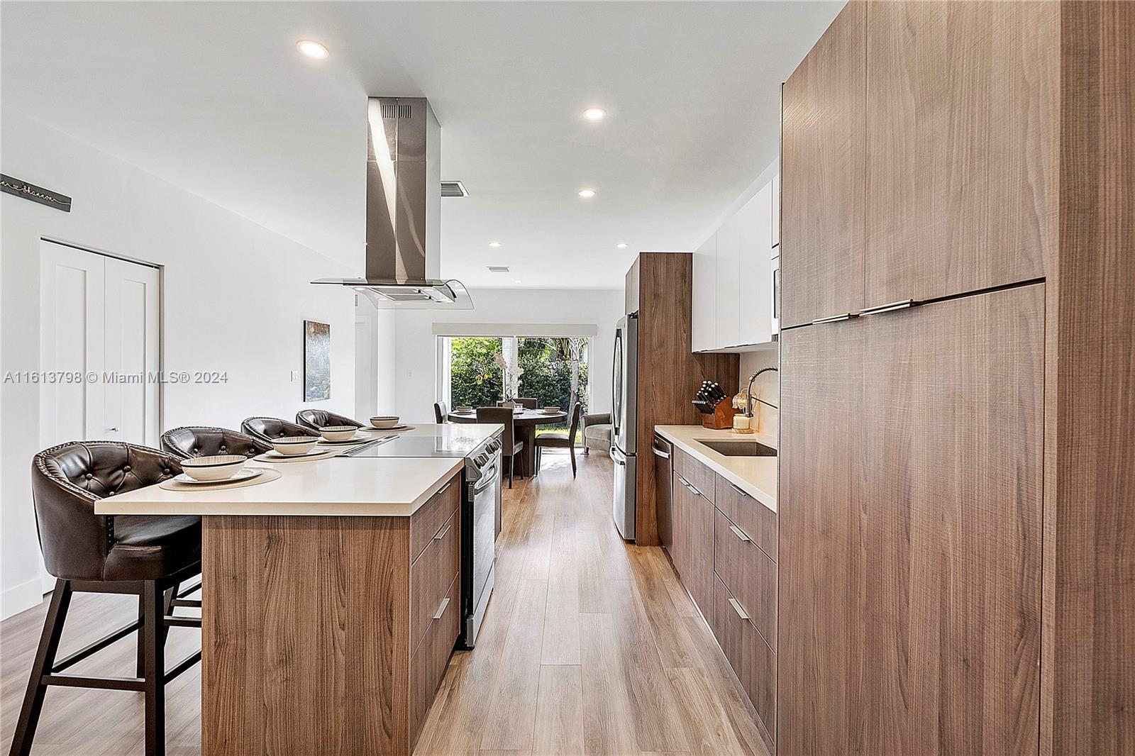1111 NW 2nd Ave