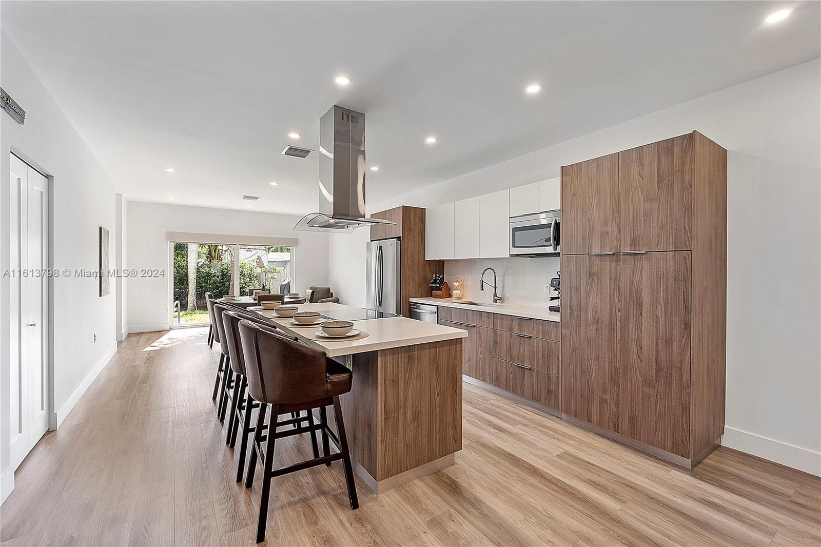 1111 NW 2nd Ave