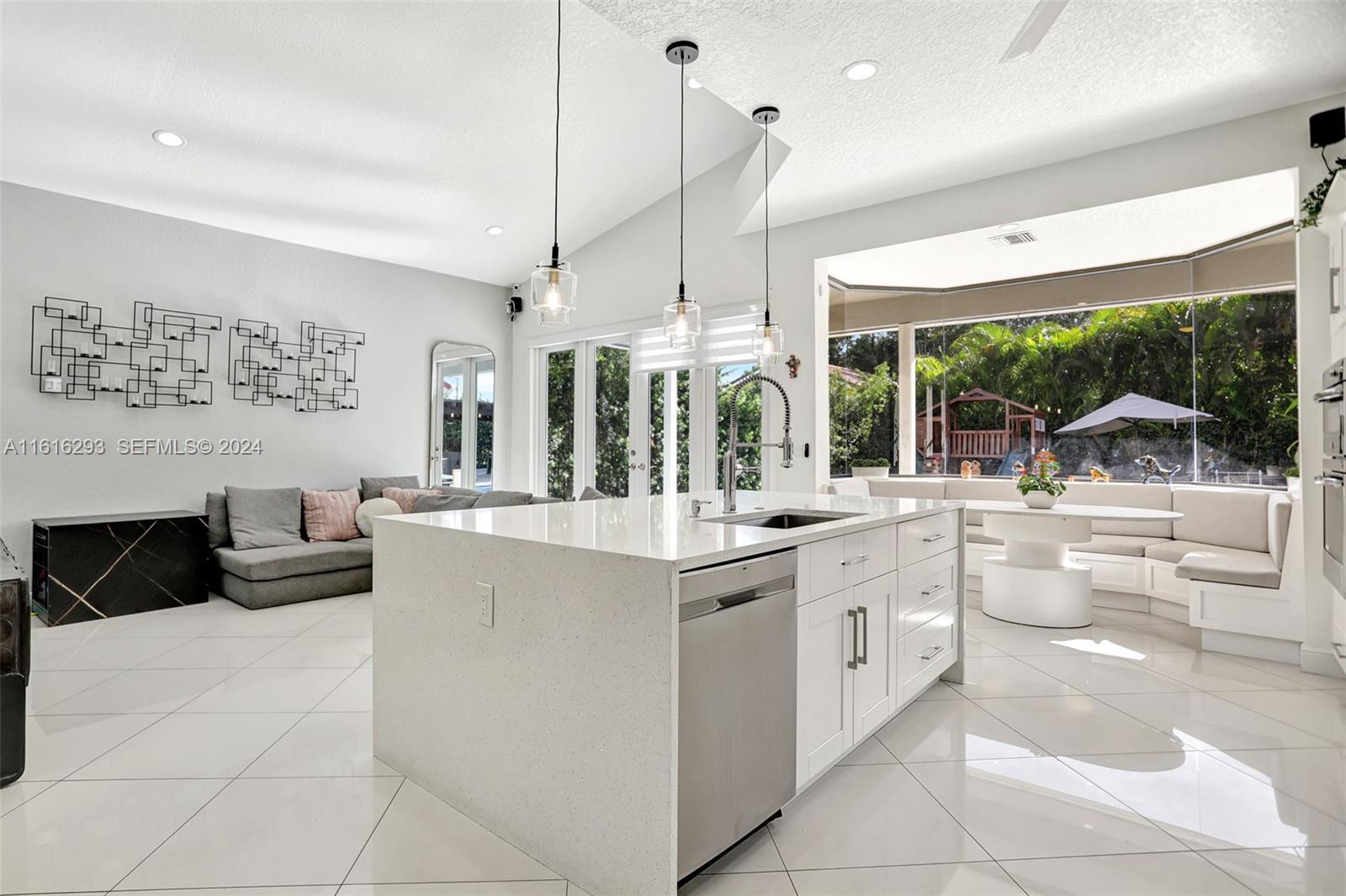 2144 Oakland Hills Way