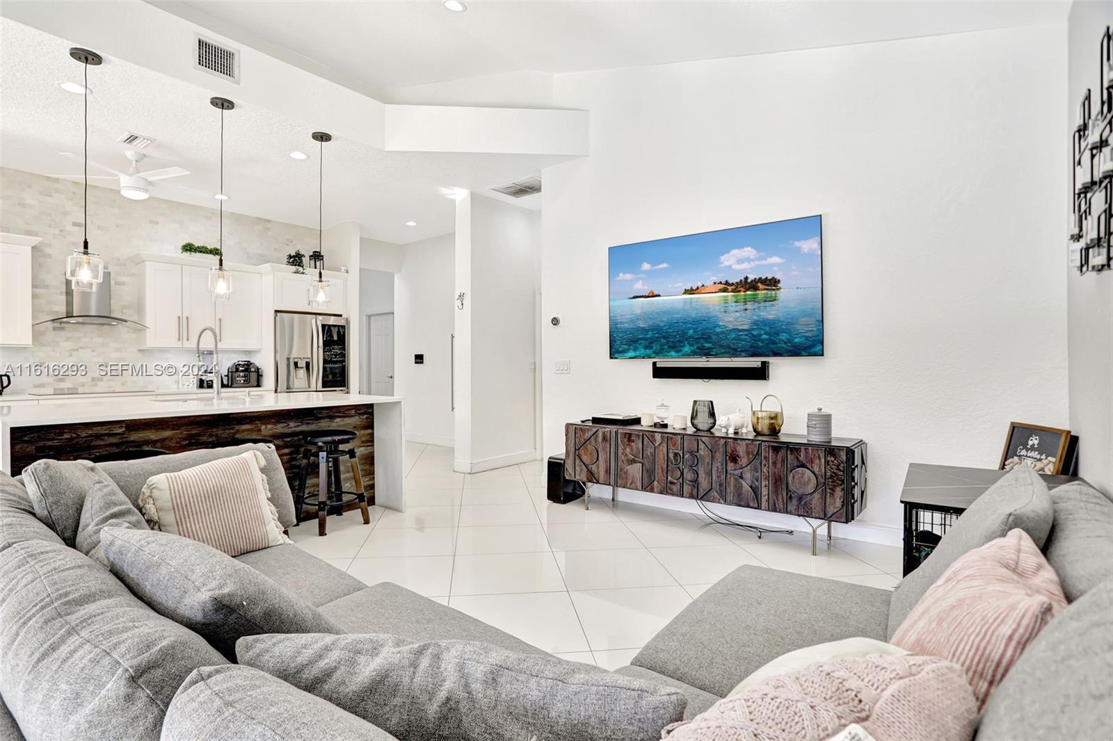 2144 Oakland Hills Way