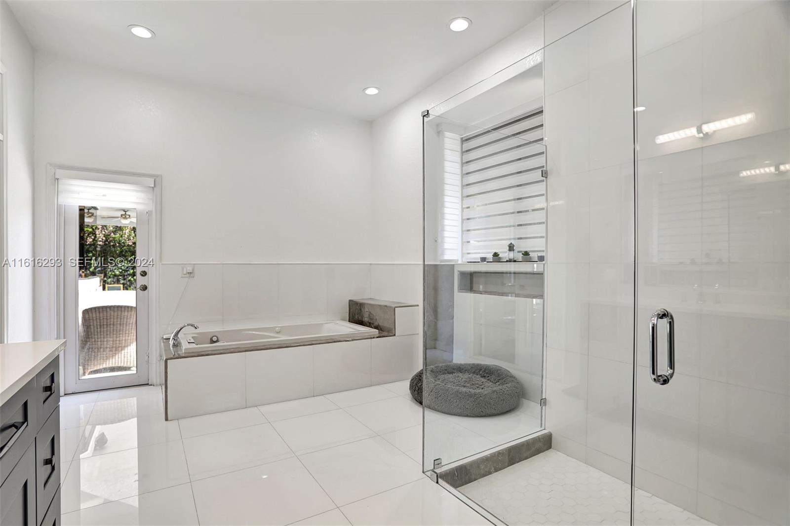 2144 Oakland Hills Way