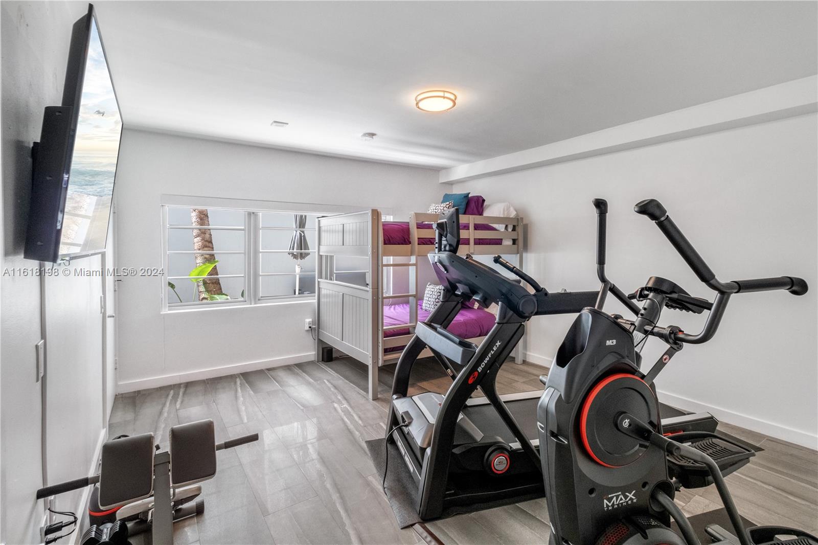 1700 Meridian Ave Unit: TH101