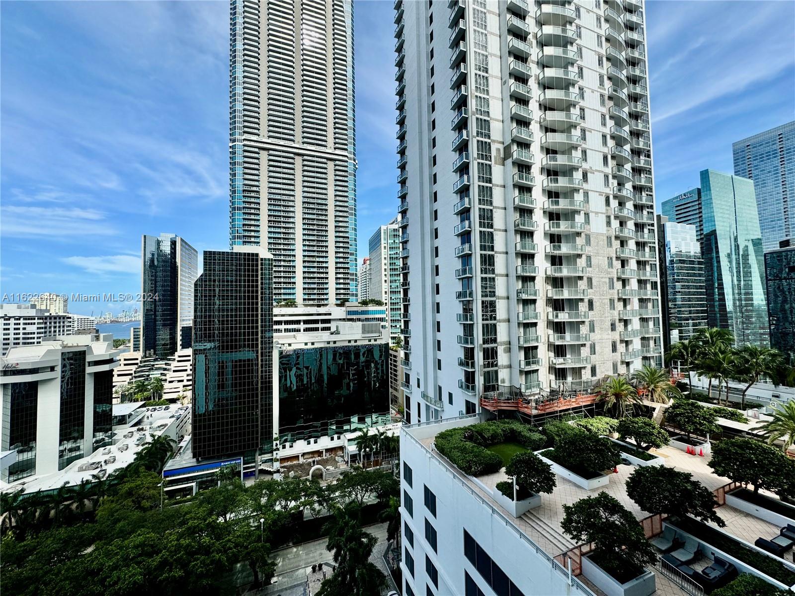 1050 Brickell Ave # 1702
