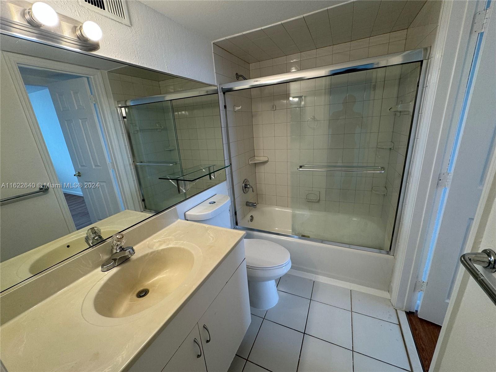 1050 Brickell Ave # 1702