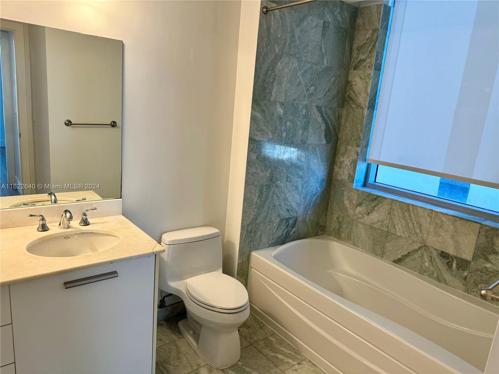 1050 Brickell Ave # 1702