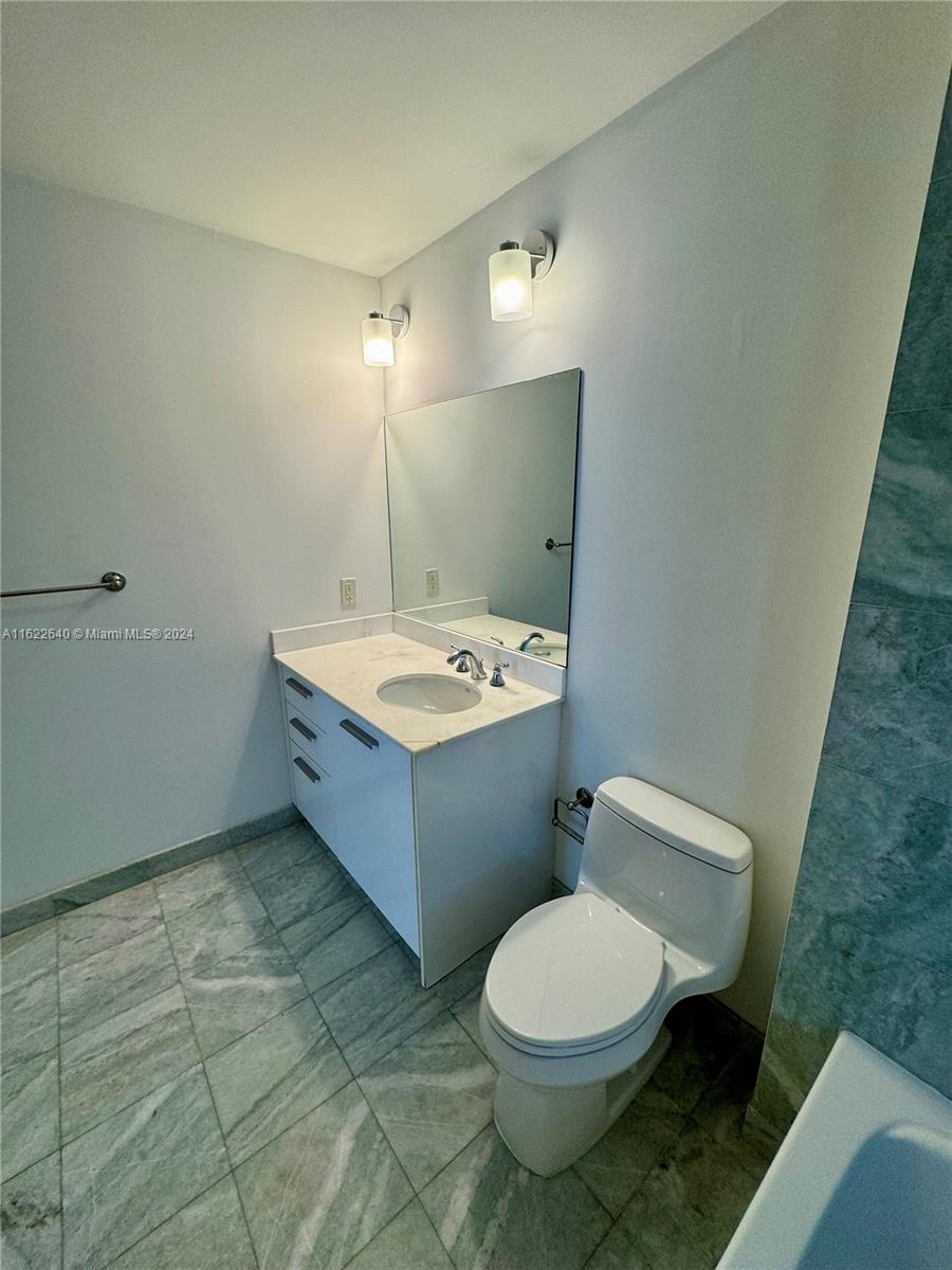1050 Brickell Ave # 1702