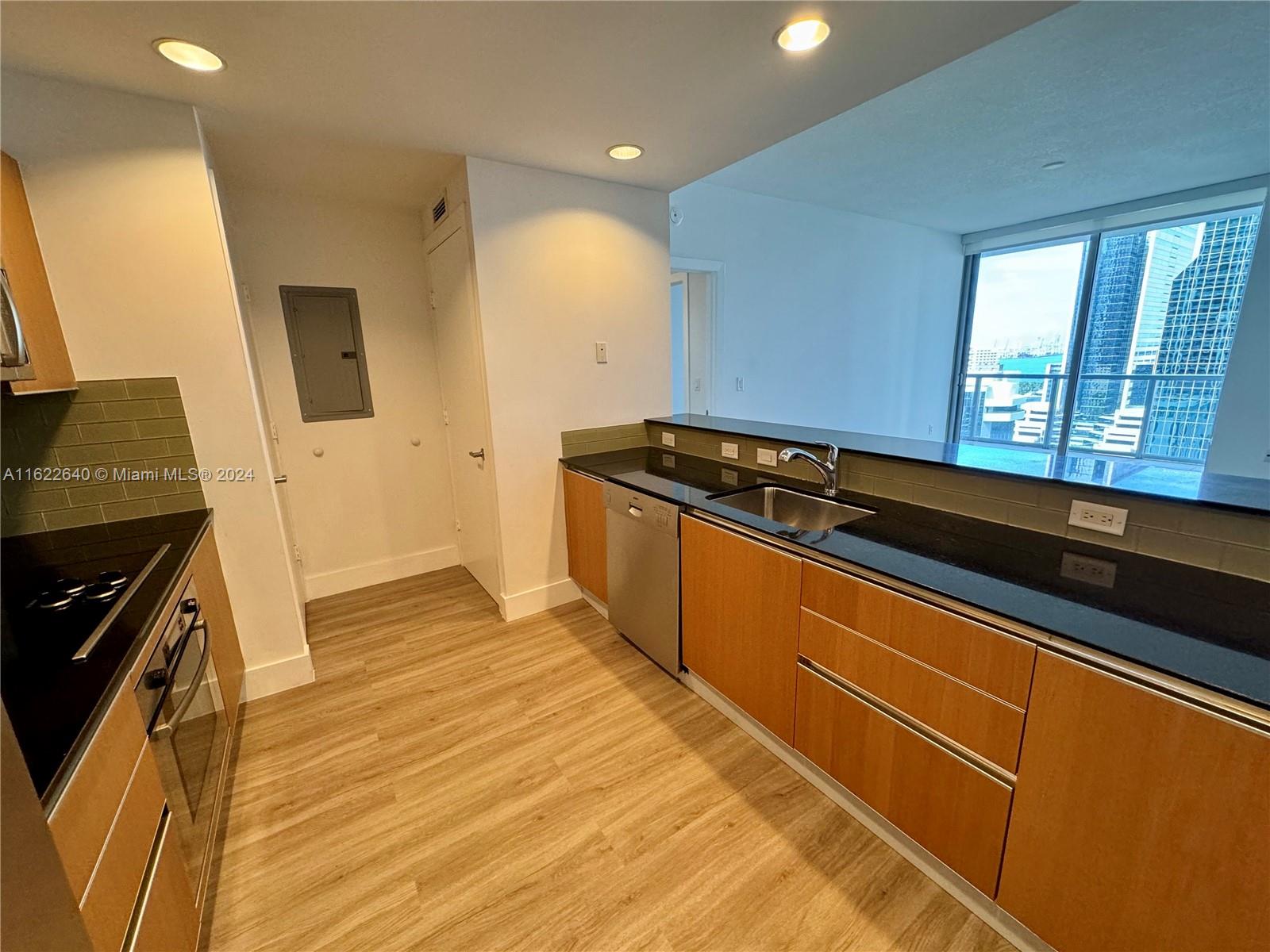 1050 Brickell Ave # 1702