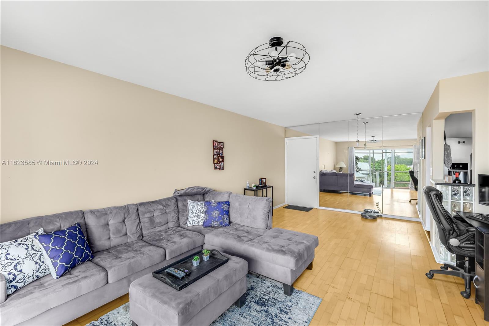 2970 NE 16th Ave # 305