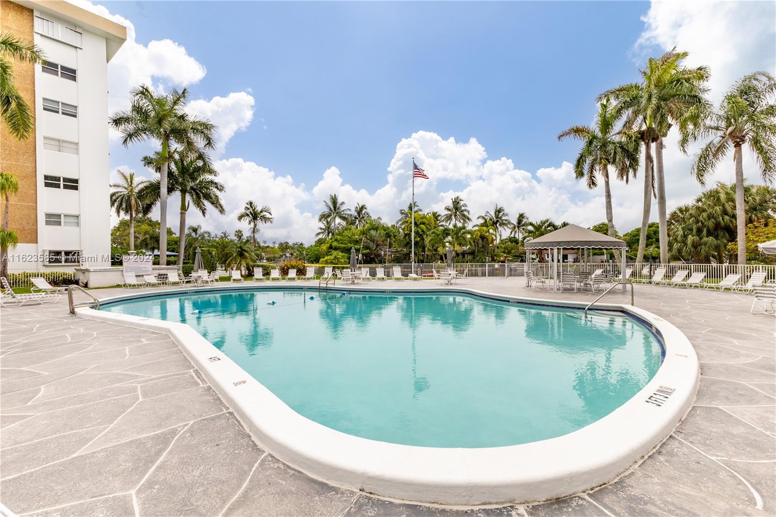 2970 NE 16th Ave # 305