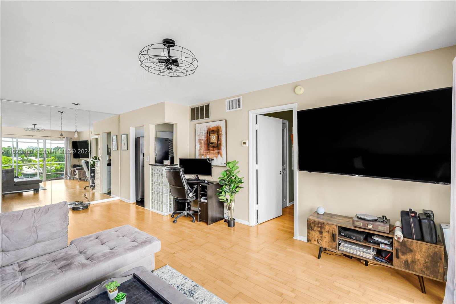 2970 NE 16th Ave # 305