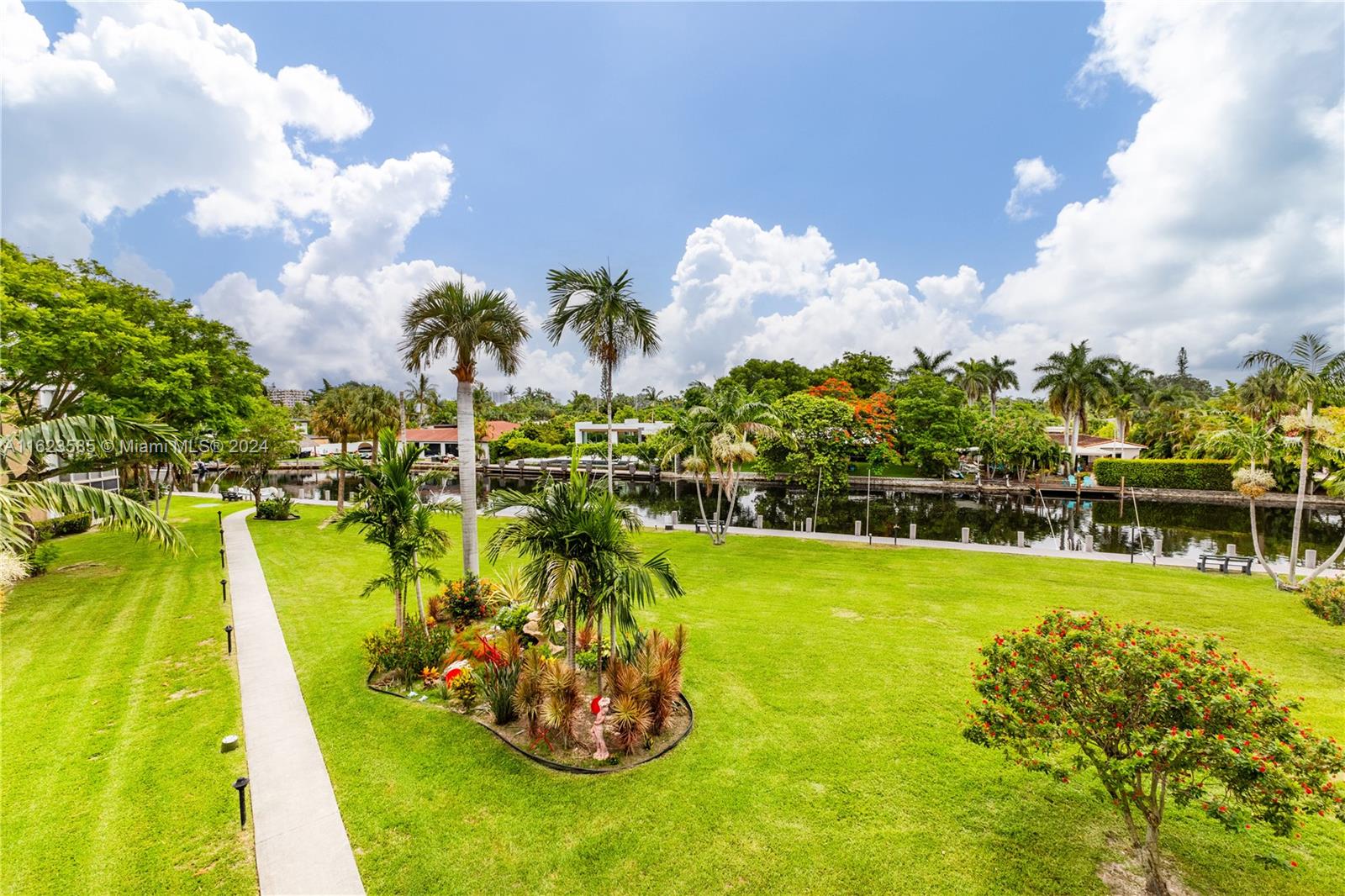2970 NE 16th Ave # 305