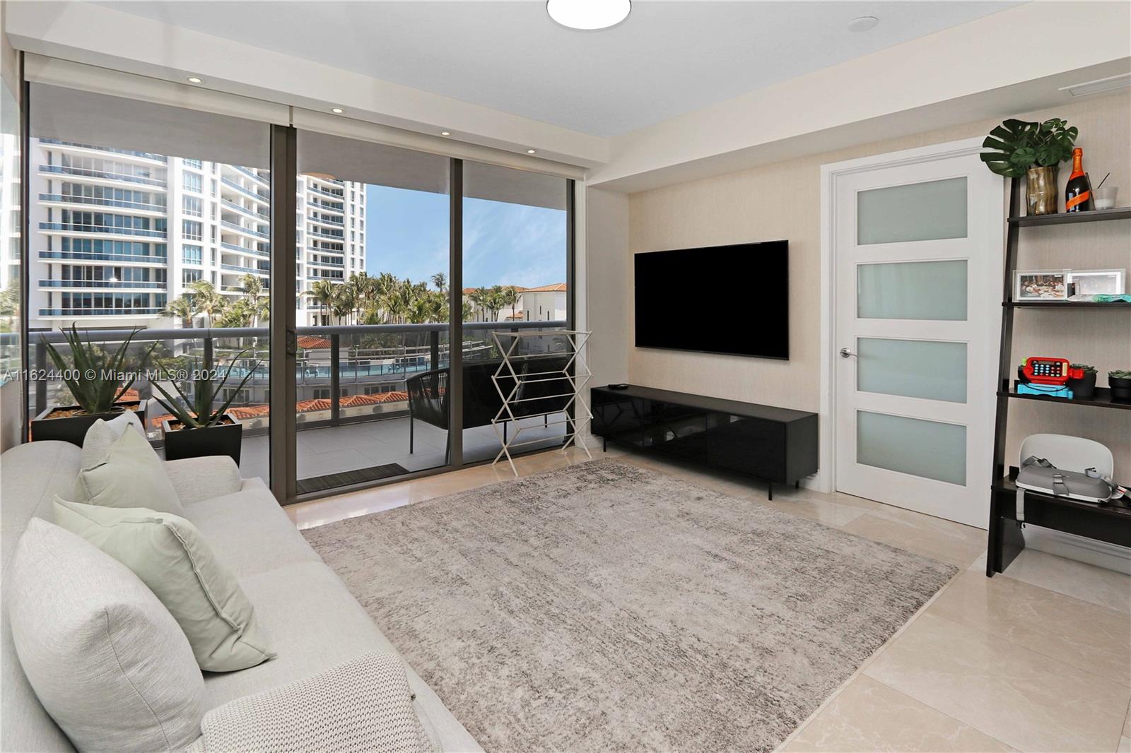 5875 Collins Ave # 605