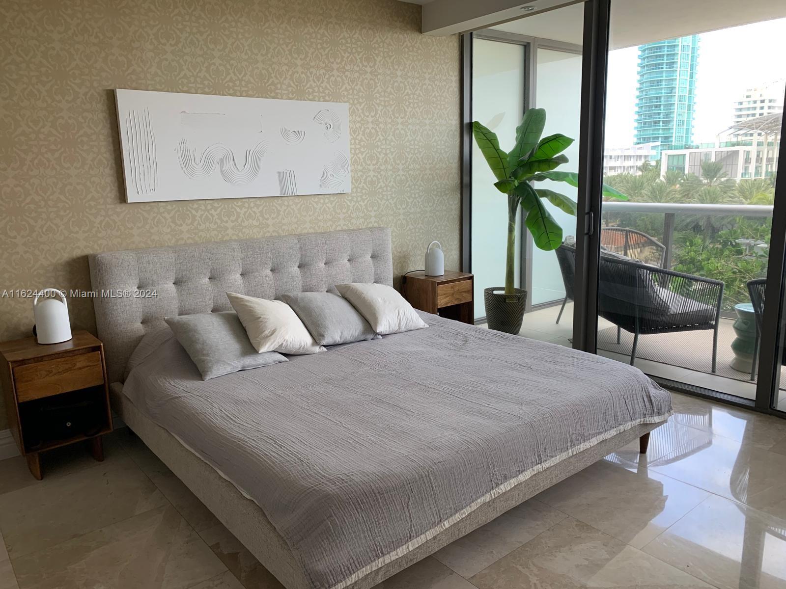 5875 Collins Ave # 605