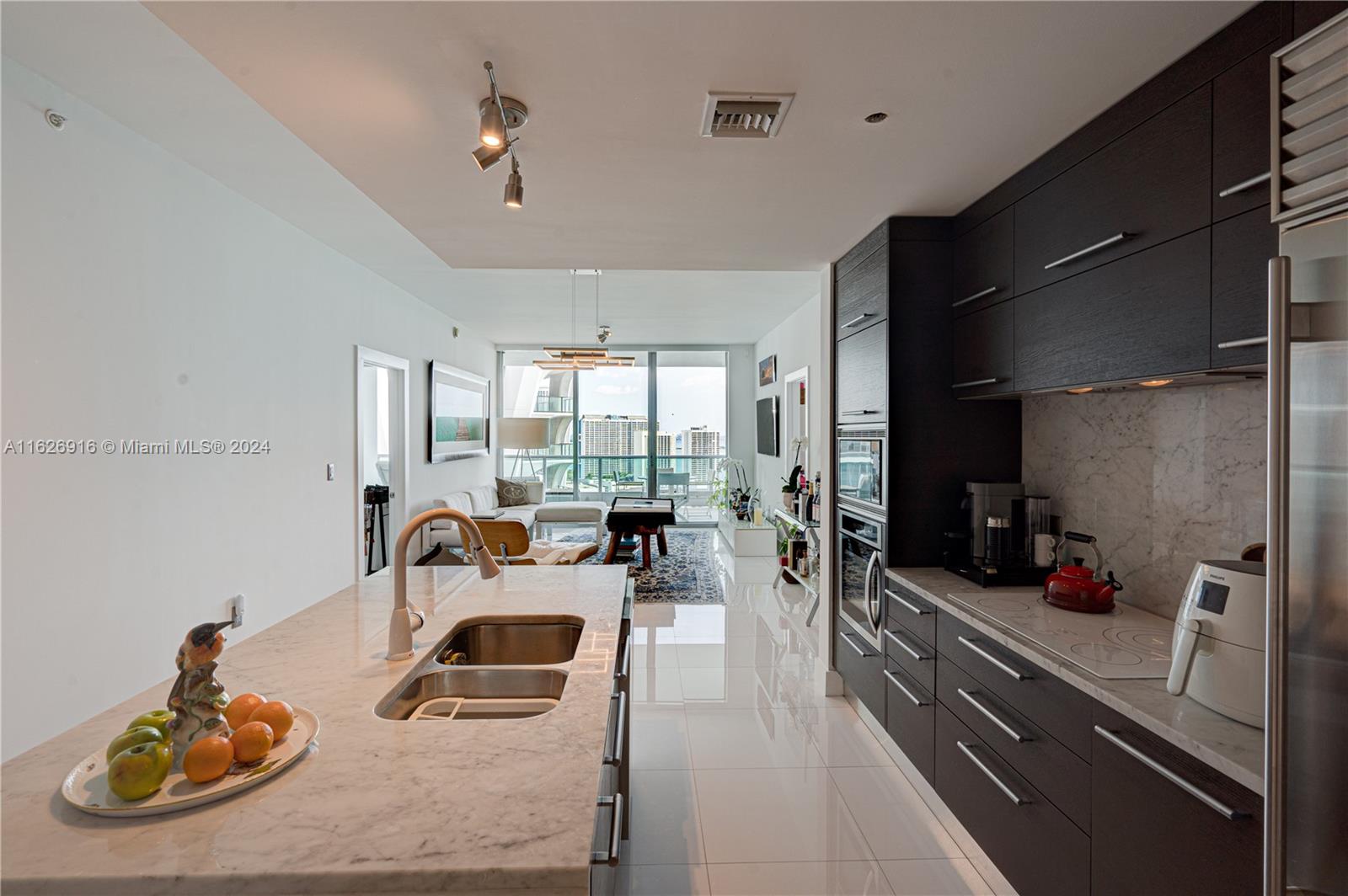 900 Biscayne Blvd # 3208