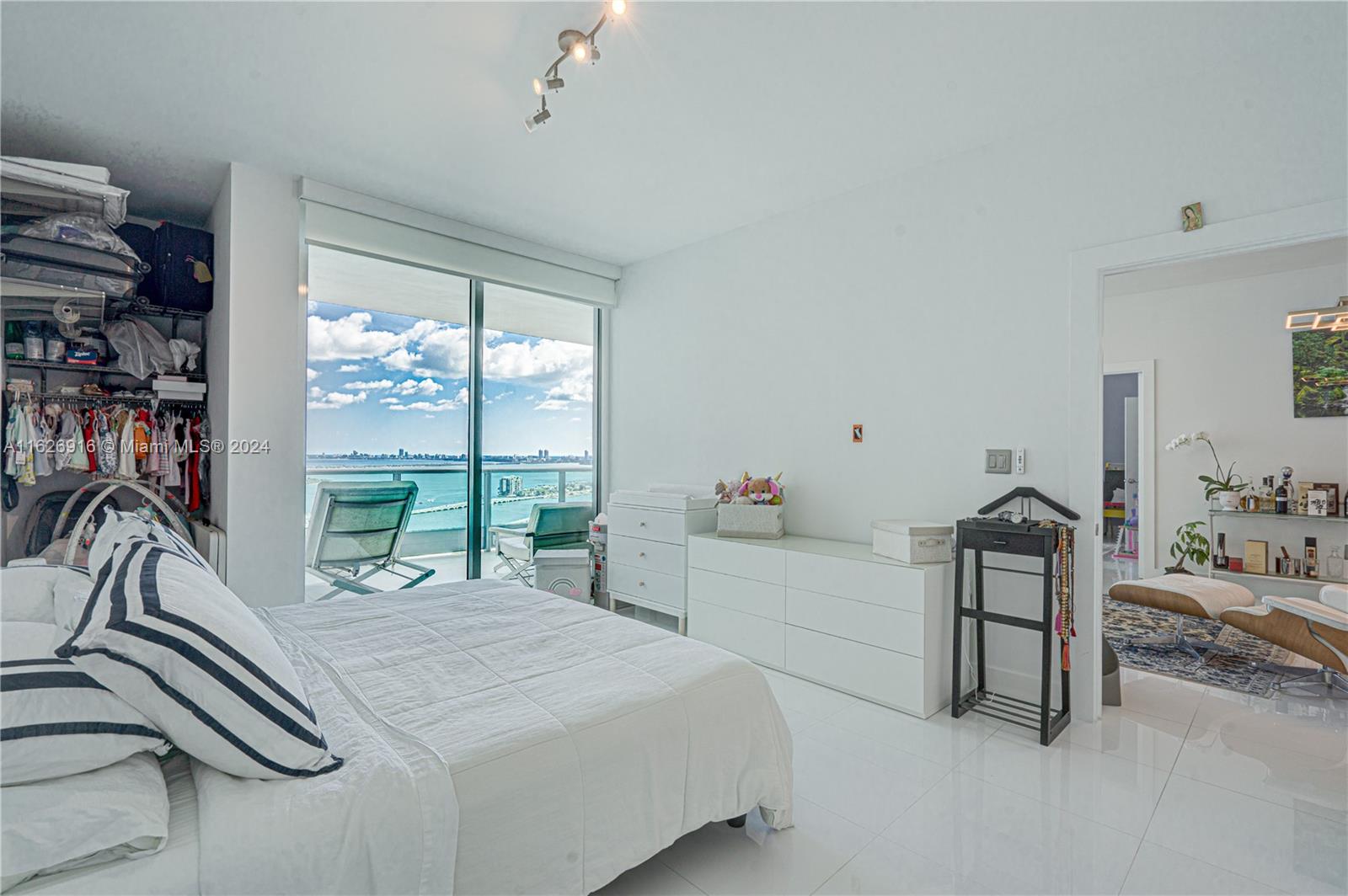 900 Biscayne Blvd # 3208
