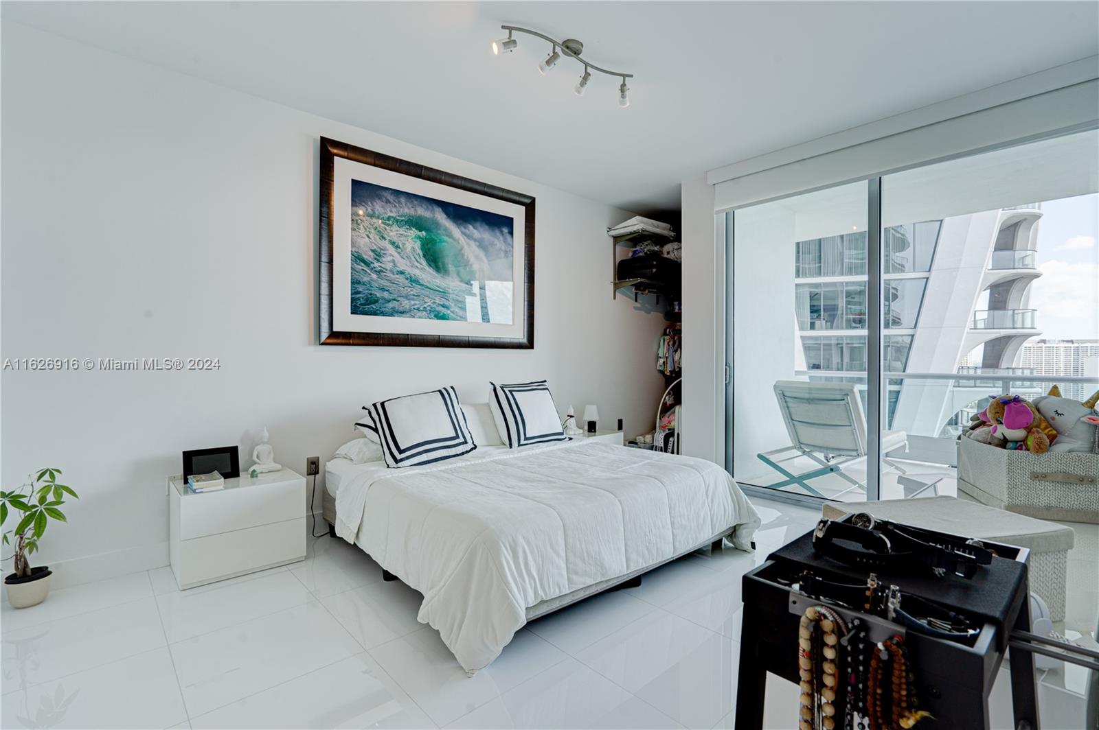 900 Biscayne Blvd # 3208