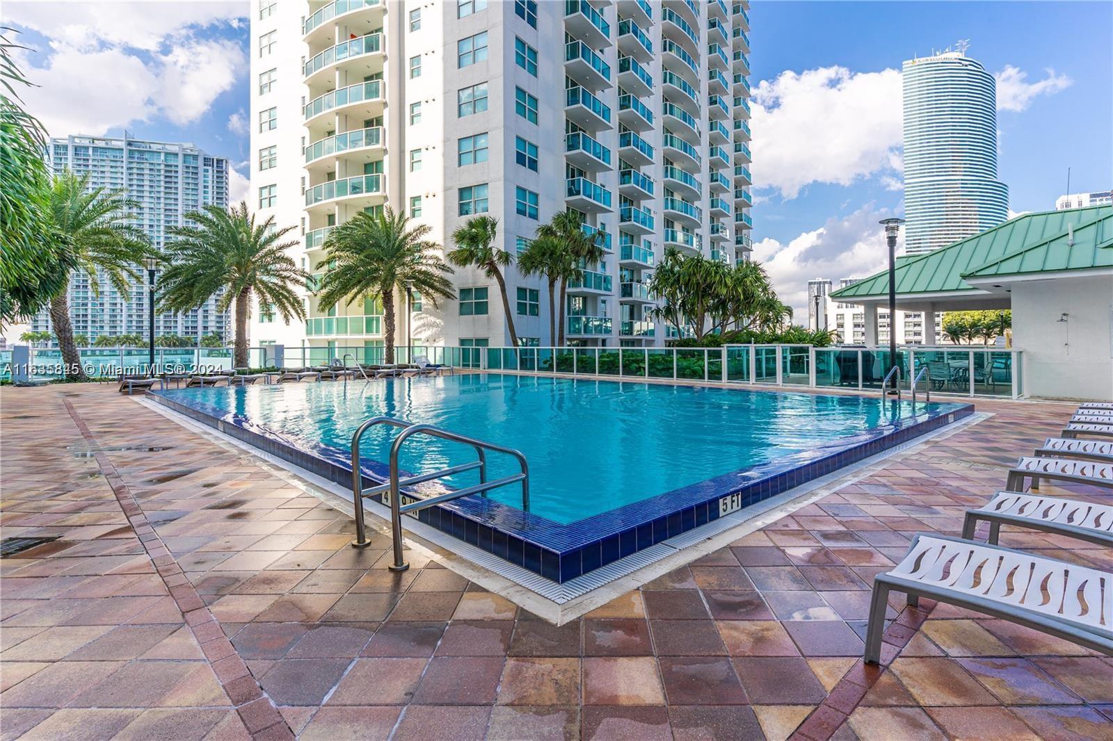 41 SE 5th St # 1306