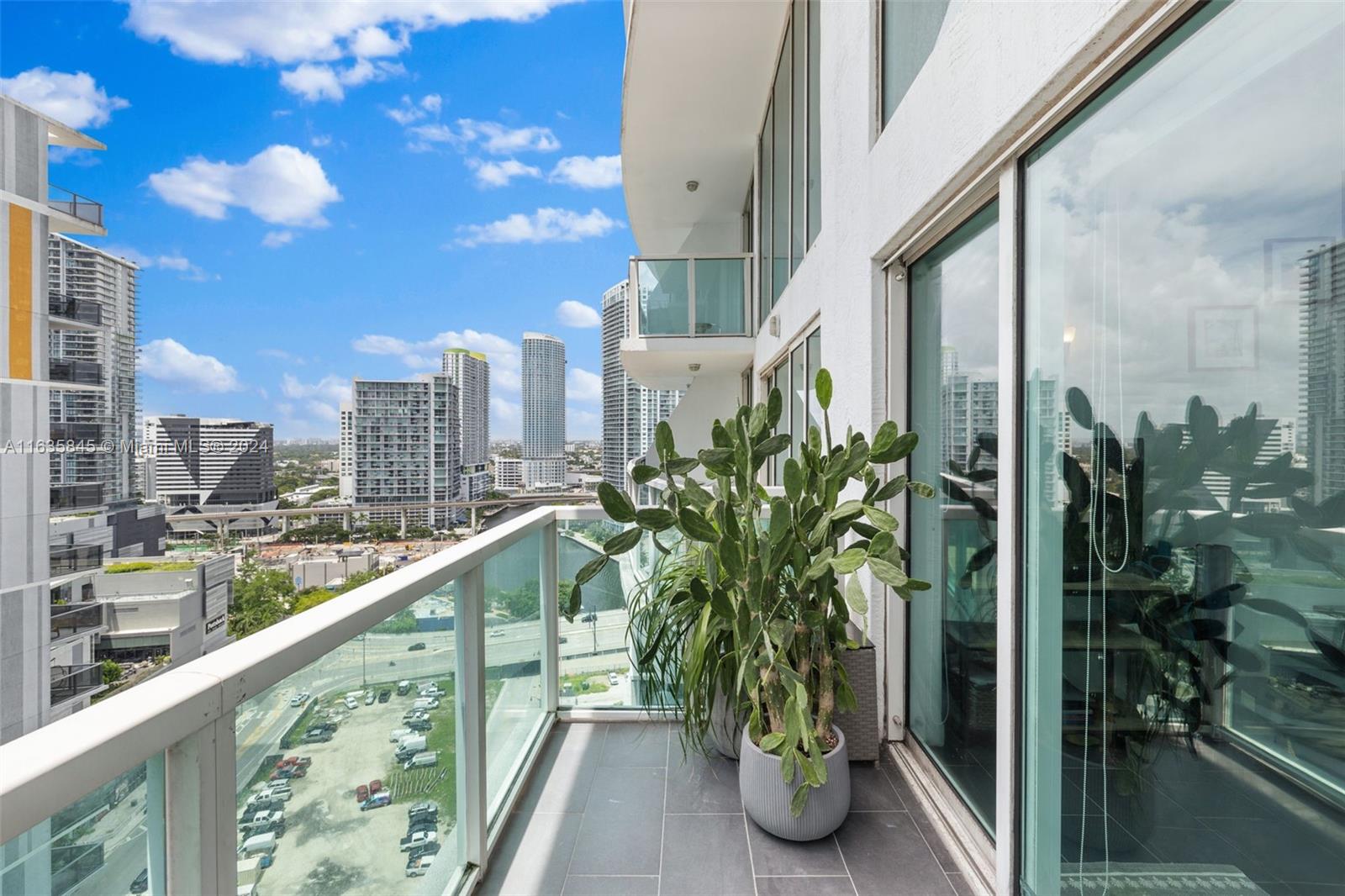 41 SE 5th St # 1306