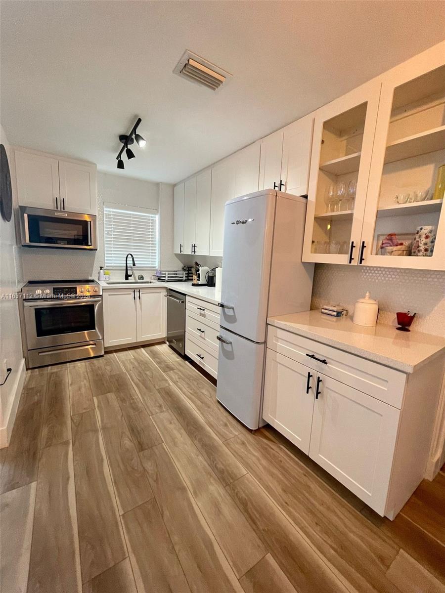 221 Meridian Ave # 507