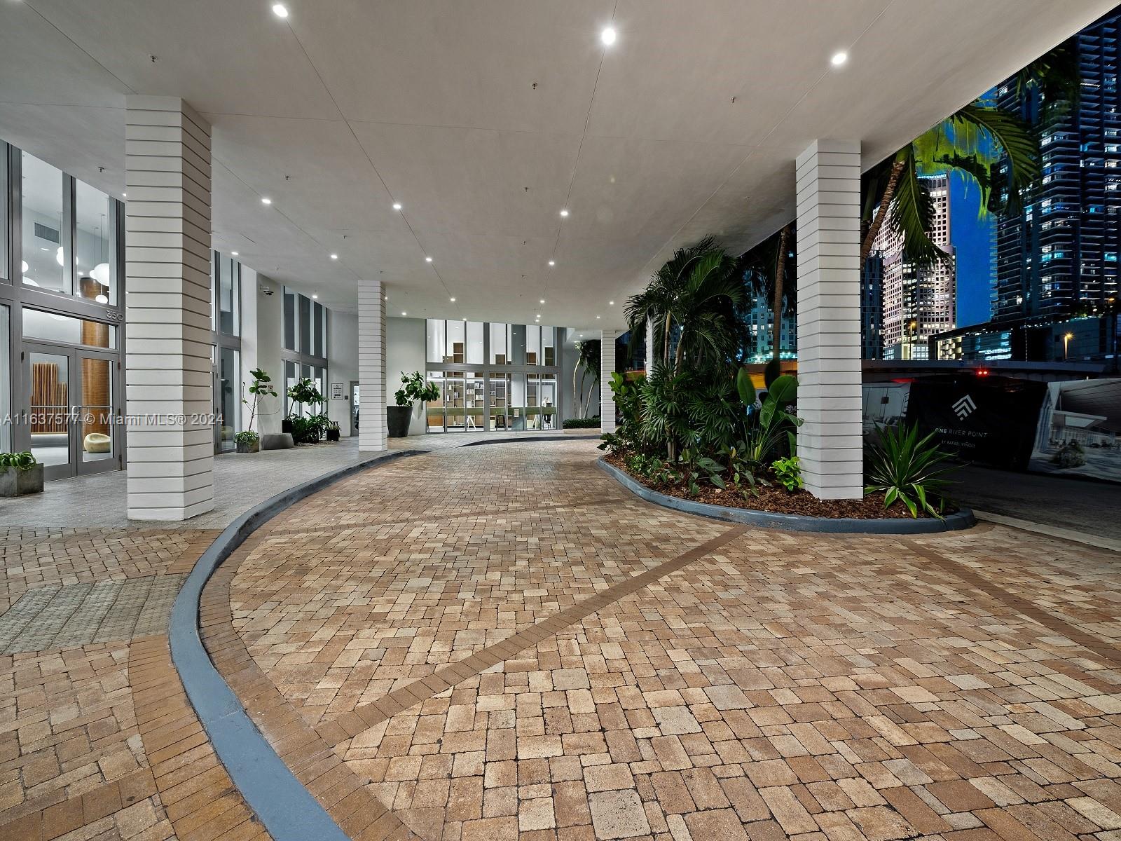 350 S Miami Ave Unit: 1710