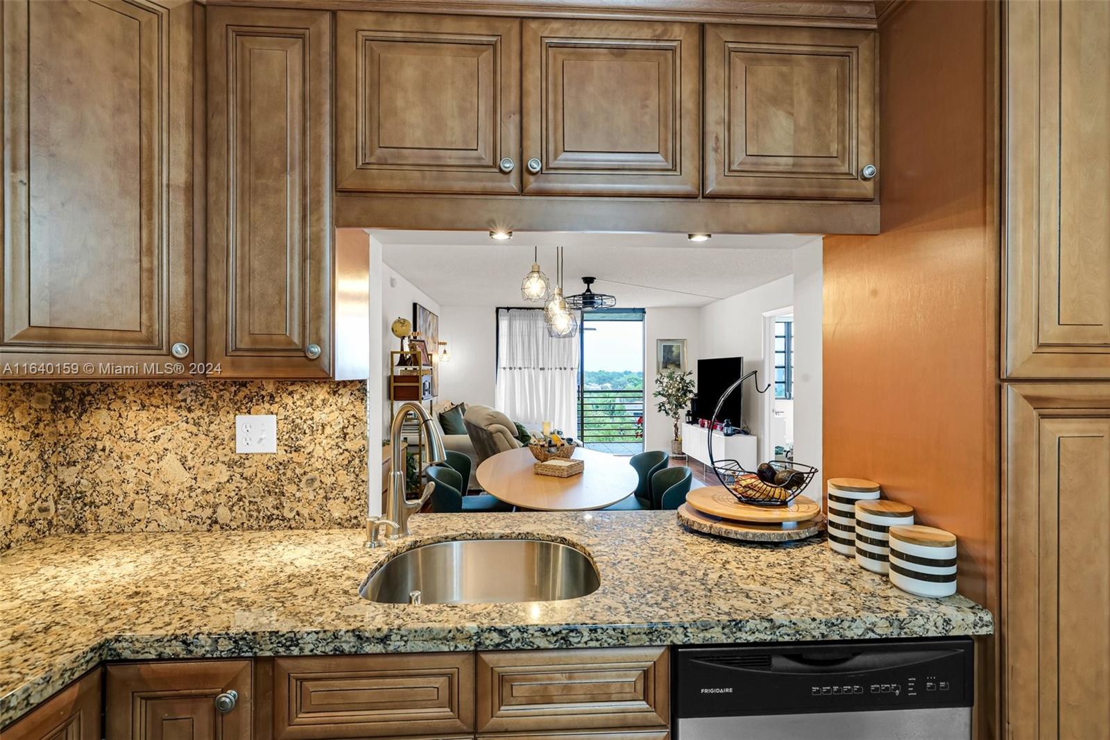 1000 Colony Point Cir # 512