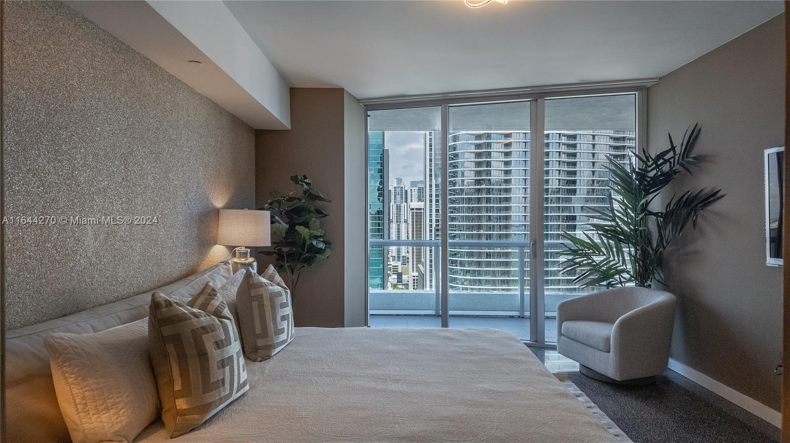 475 Brickell Ave # 2914