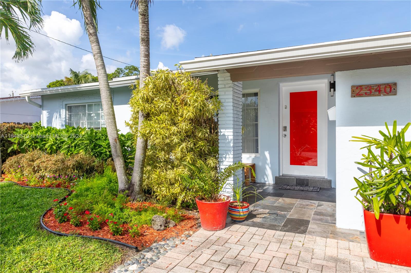 2340 N 69th Ter