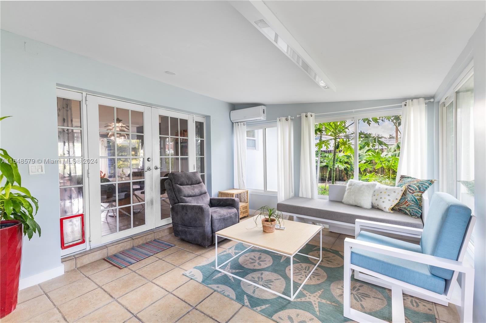 2340 N 69th Ter