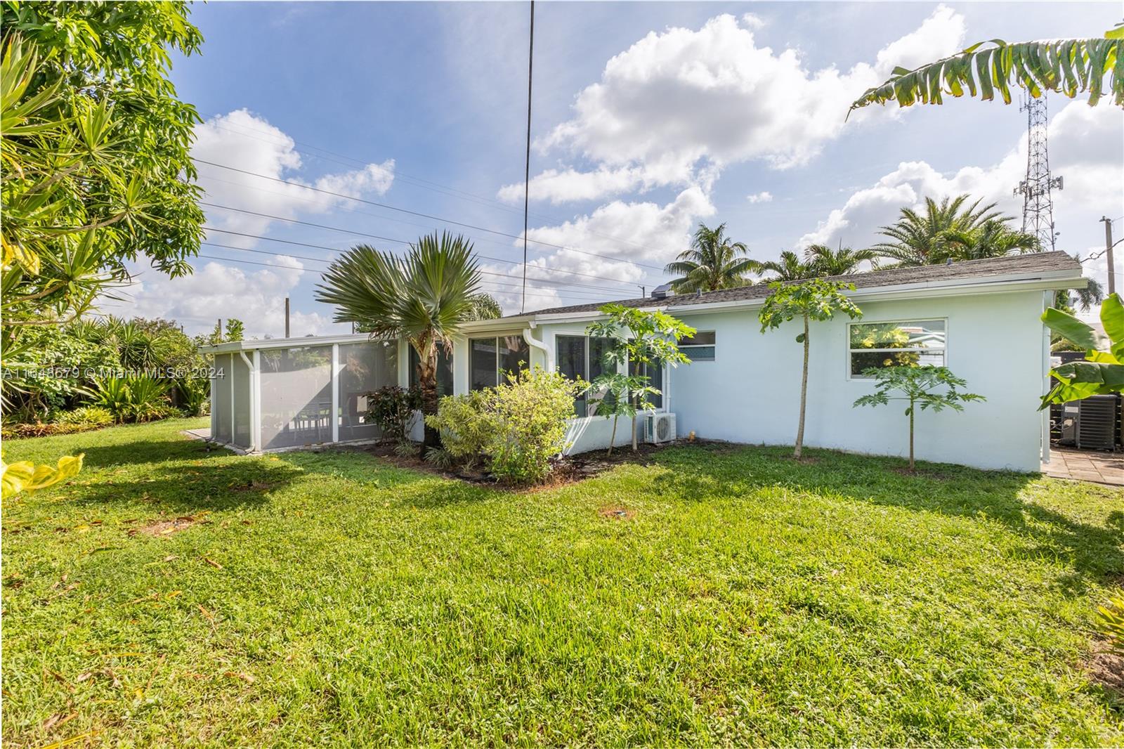 2340 N 69th Ter