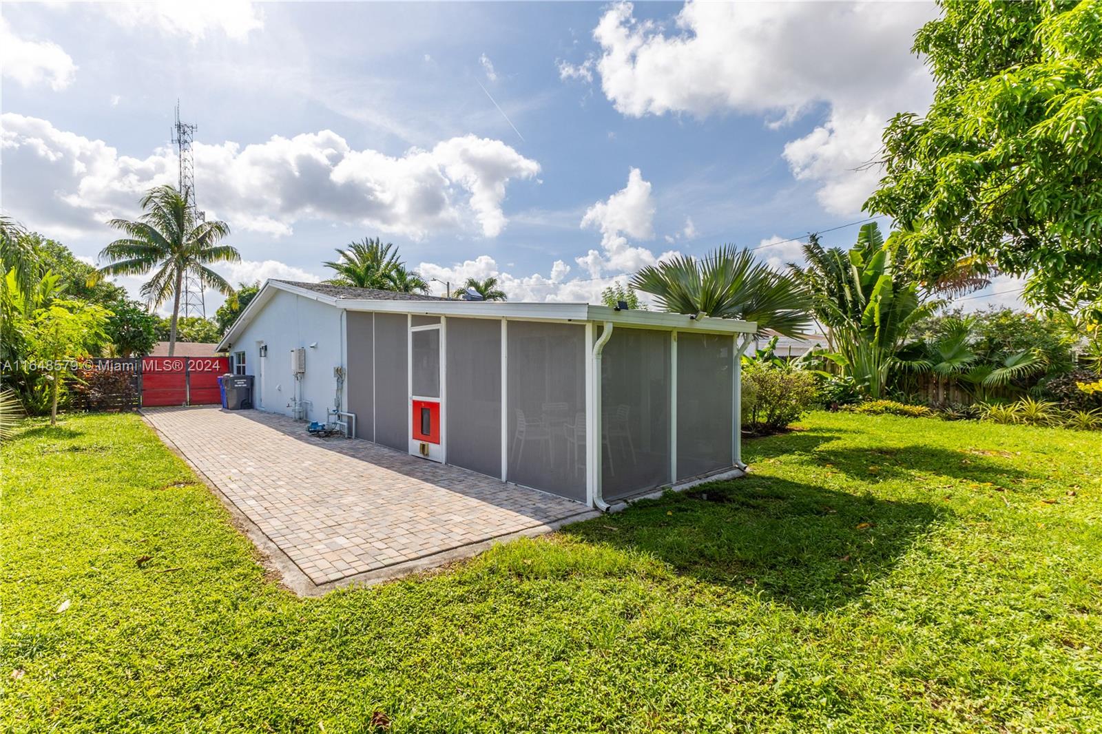 2340 N 69th Ter