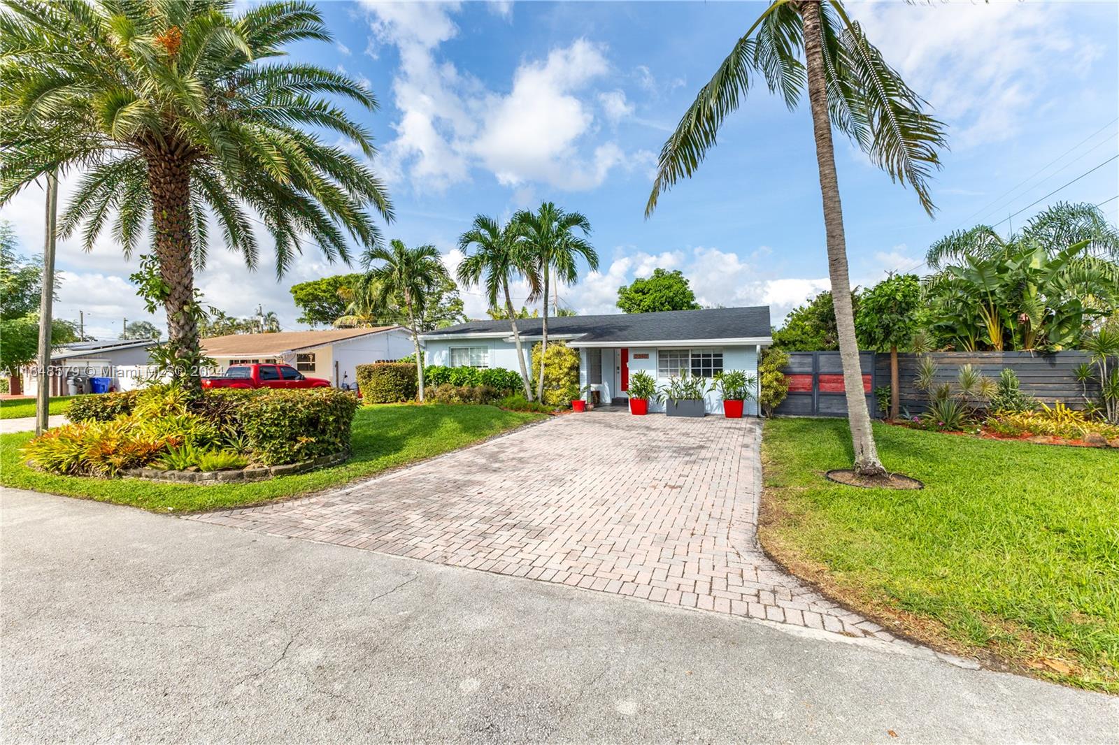 2340 N 69th Ter