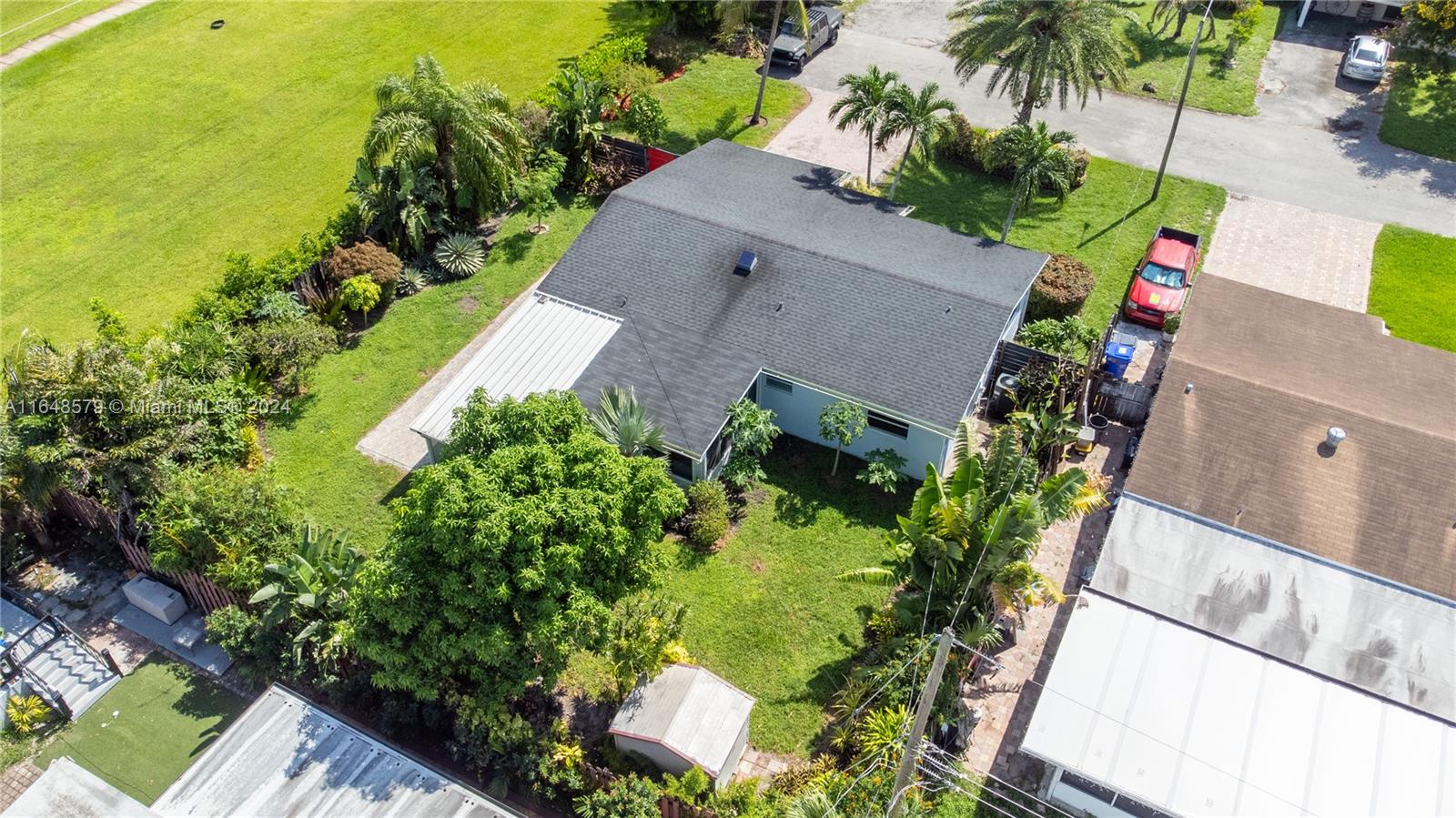 2340 N 69th Ter