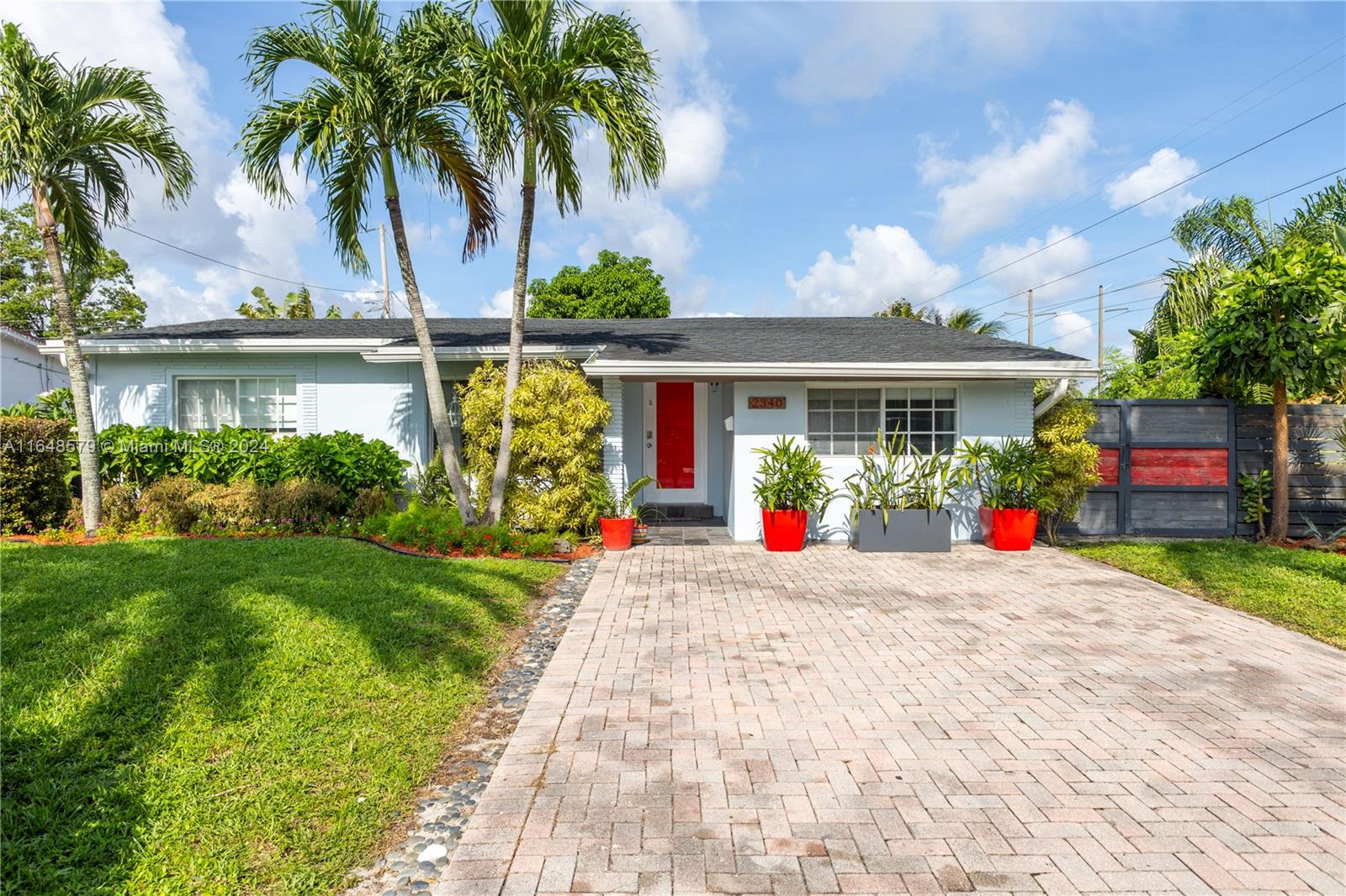 2340 N 69th Ter