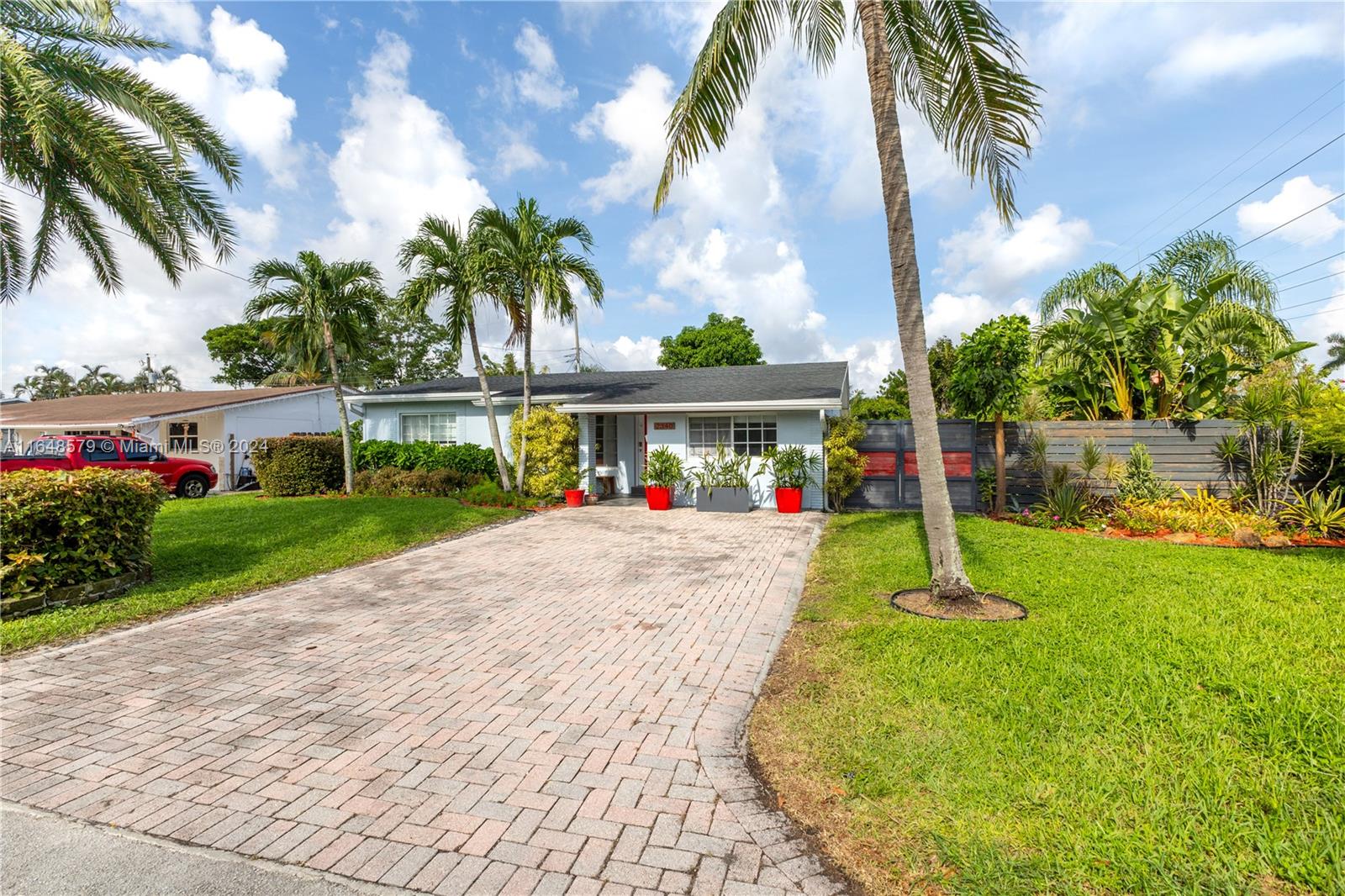 2340 N 69th Ter
