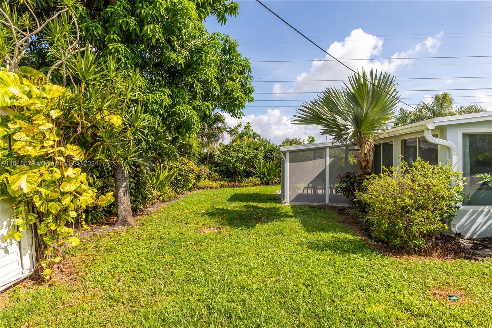 2340 N 69th Ter
