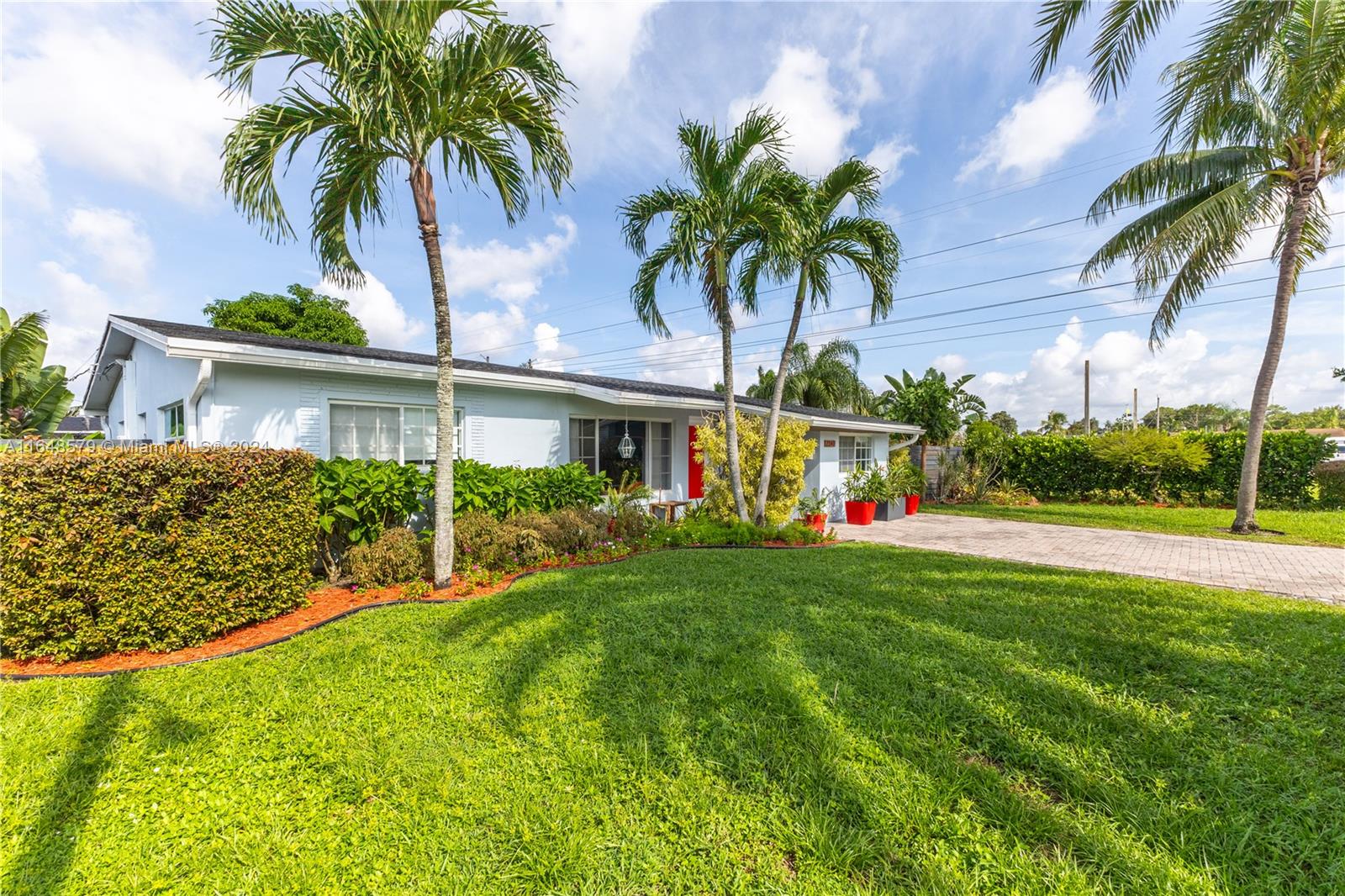 2340 N 69th Ter