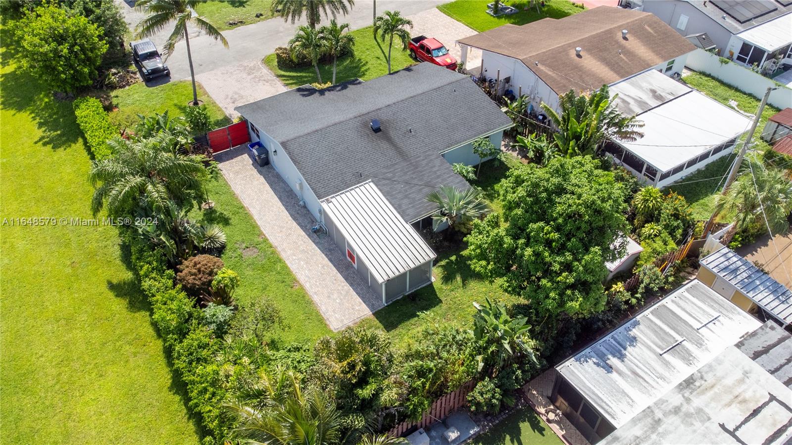 2340 N 69th Ter