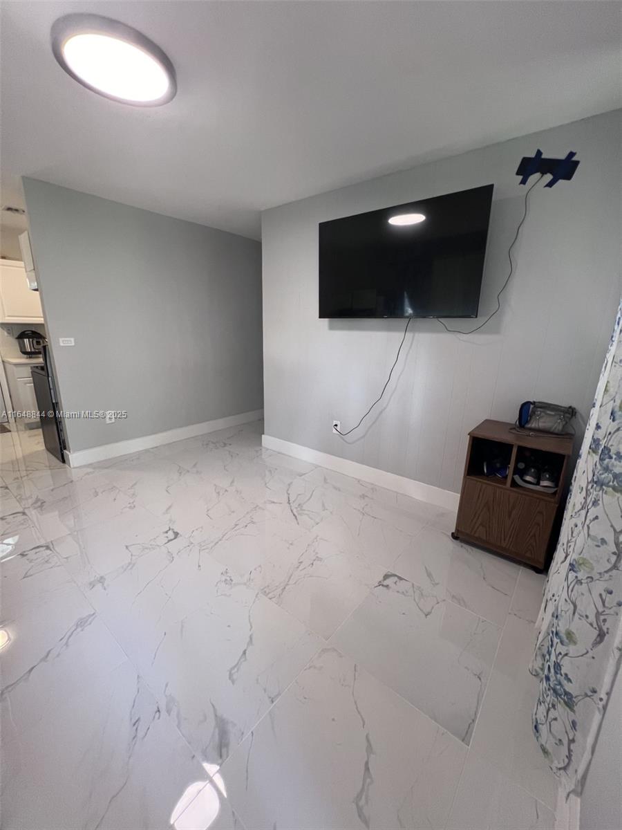 940 NW 34th Ave