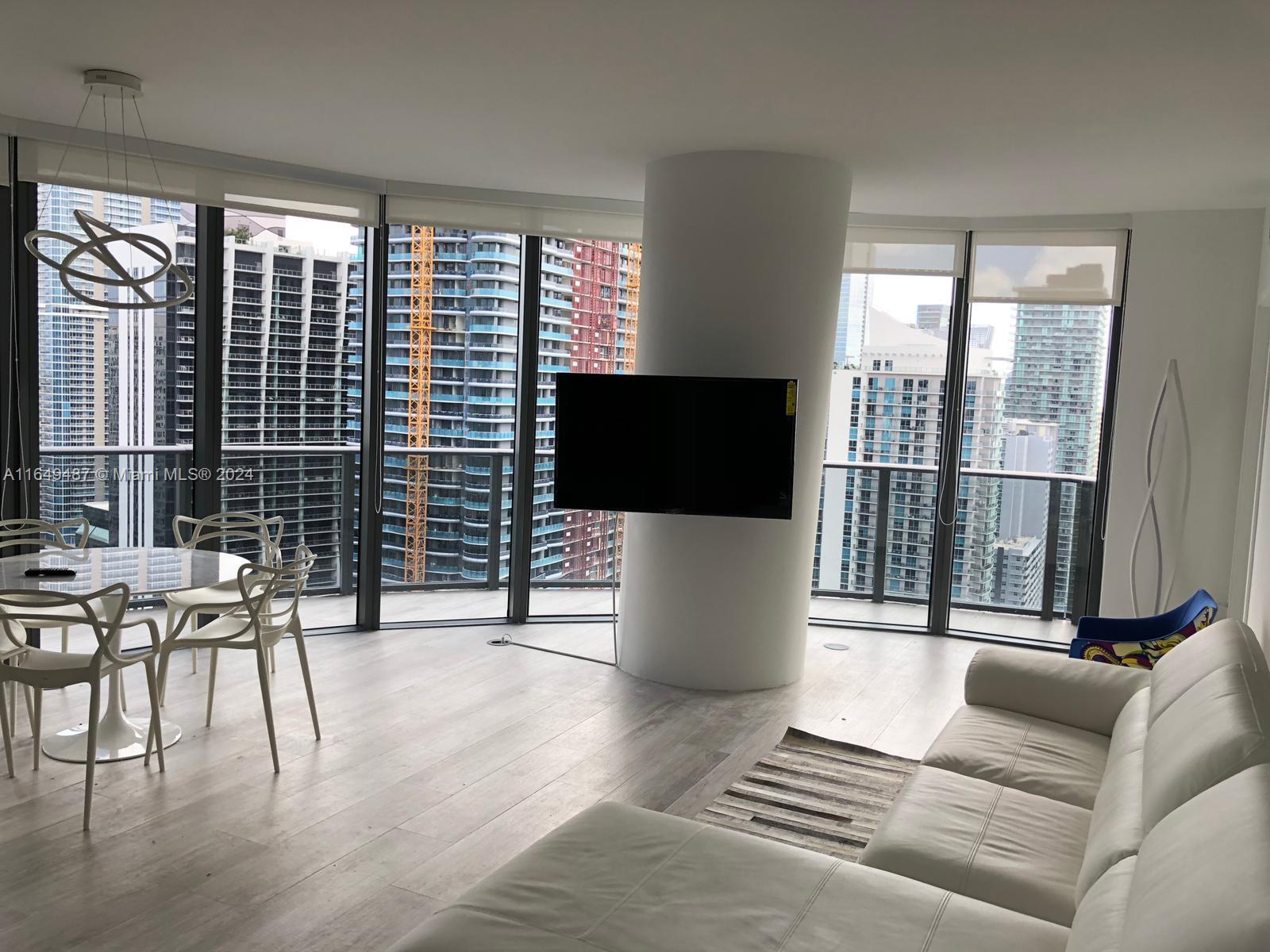 55 SW 9th St # 4003