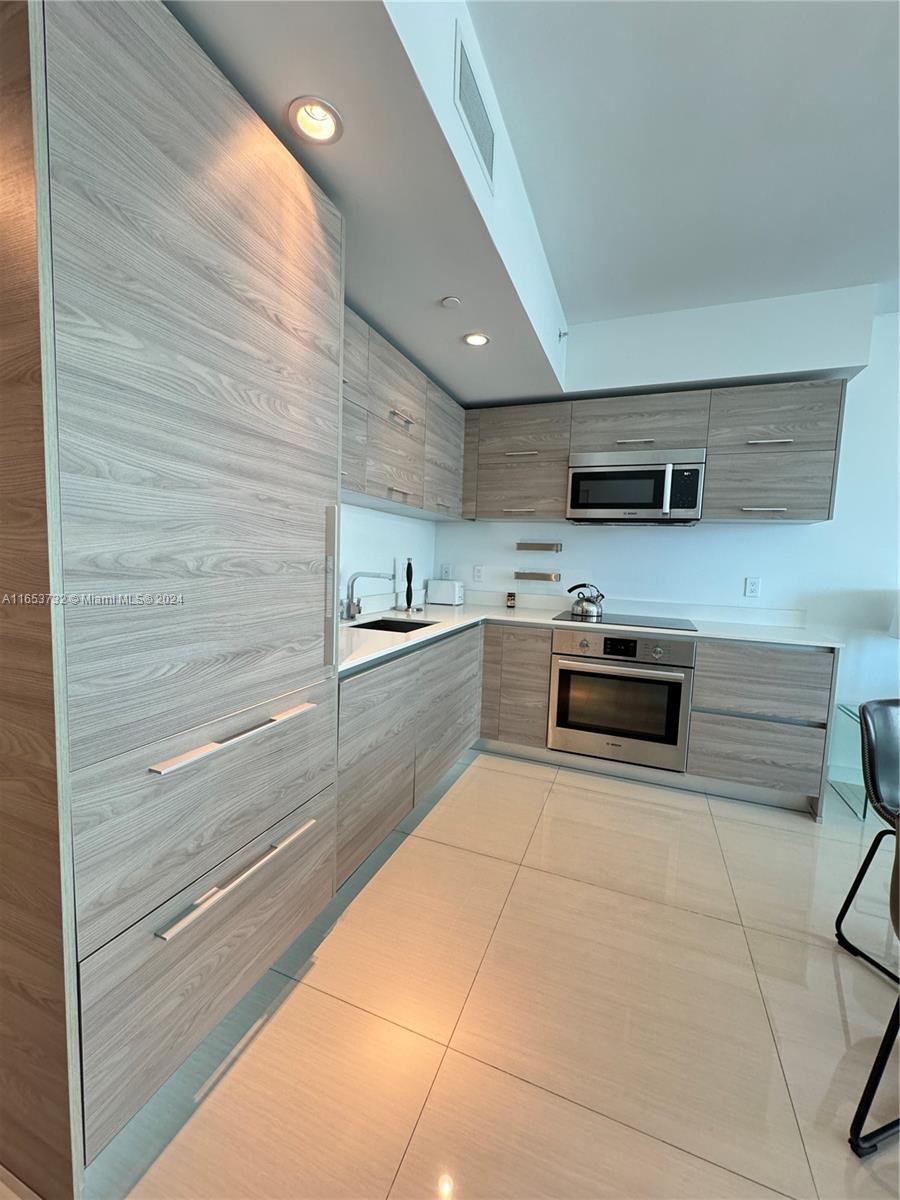 1300 S Miami Ave Unit: 1608
