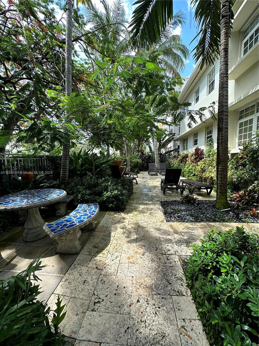 1330 Drexel Ave # 105