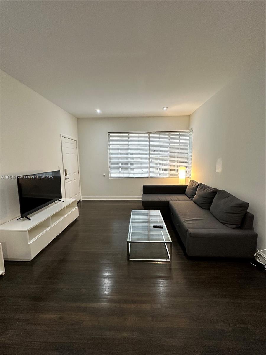 1330 Drexel Ave # 105