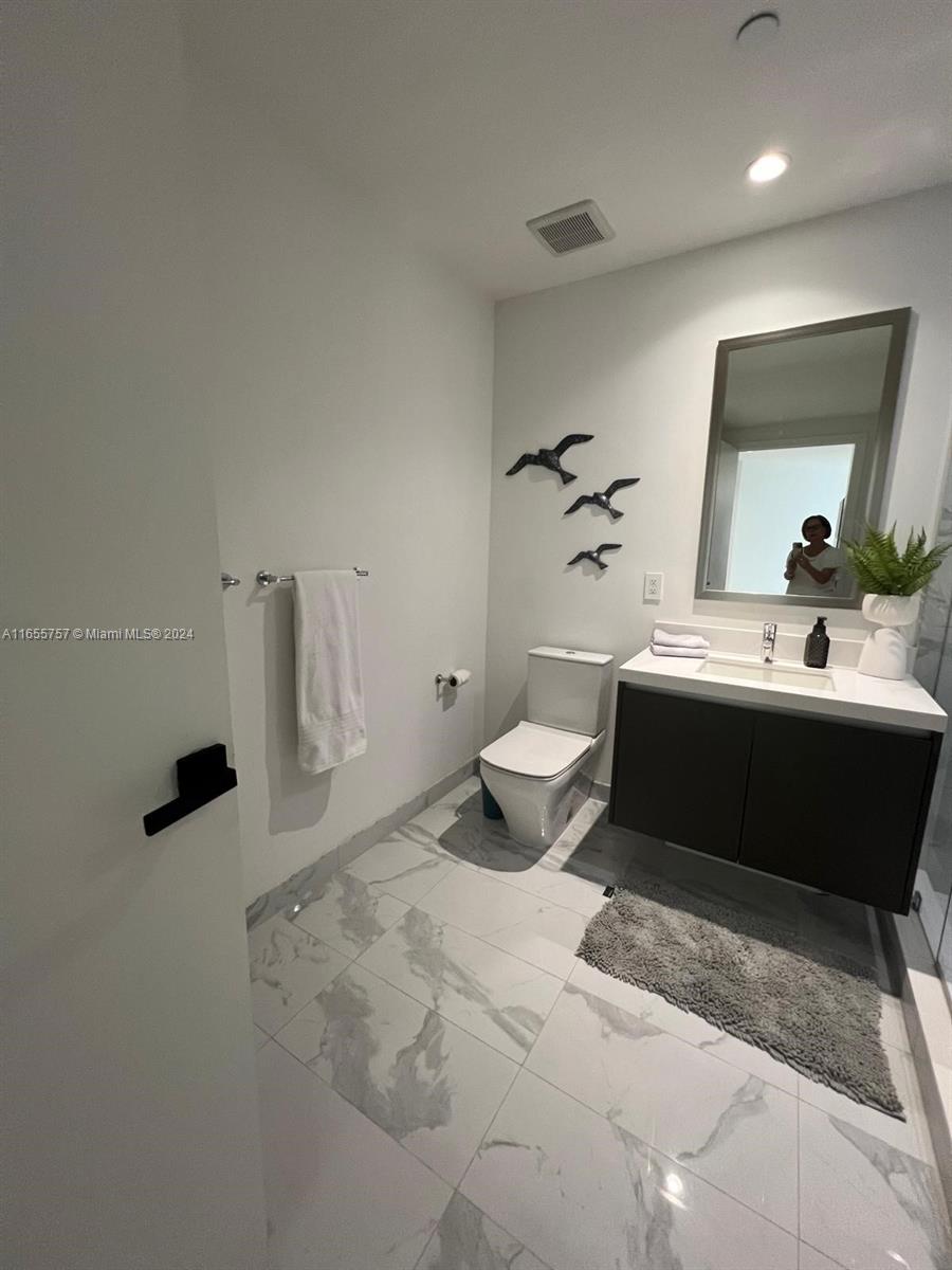 851 NE 1st Ave # 2309